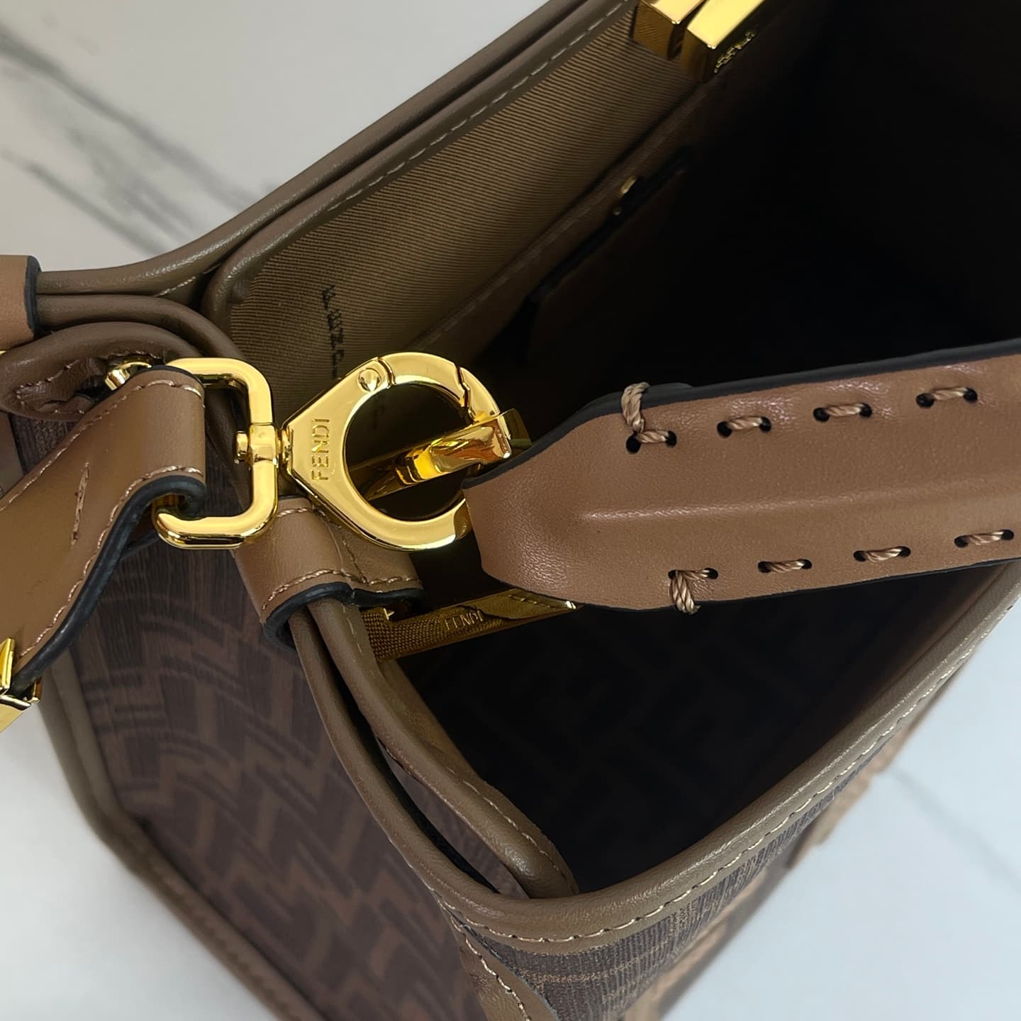C2802 Fendi Perkaboo tote bags in vintage/retro styles, with heavy-duty embossing techniques. They are both vintage-looking and durable. Made from high-quality leather material—different from previous models, you can immediately notice their premium quali — image 6