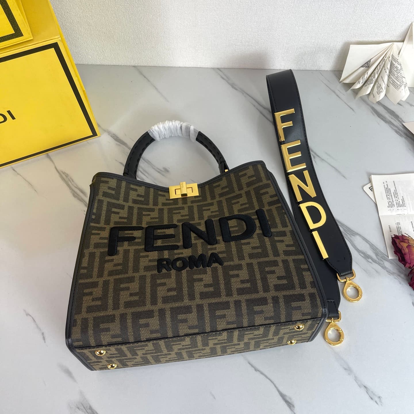 C2801 Fendi Perkaboo tote bags offer a vintage/retro style; their basic models can also be used as beach bags. They feature heavy-duty embossing techniques, giving them a vintage look while remaining durable. Made from high-quality leather material—unlike — image 4