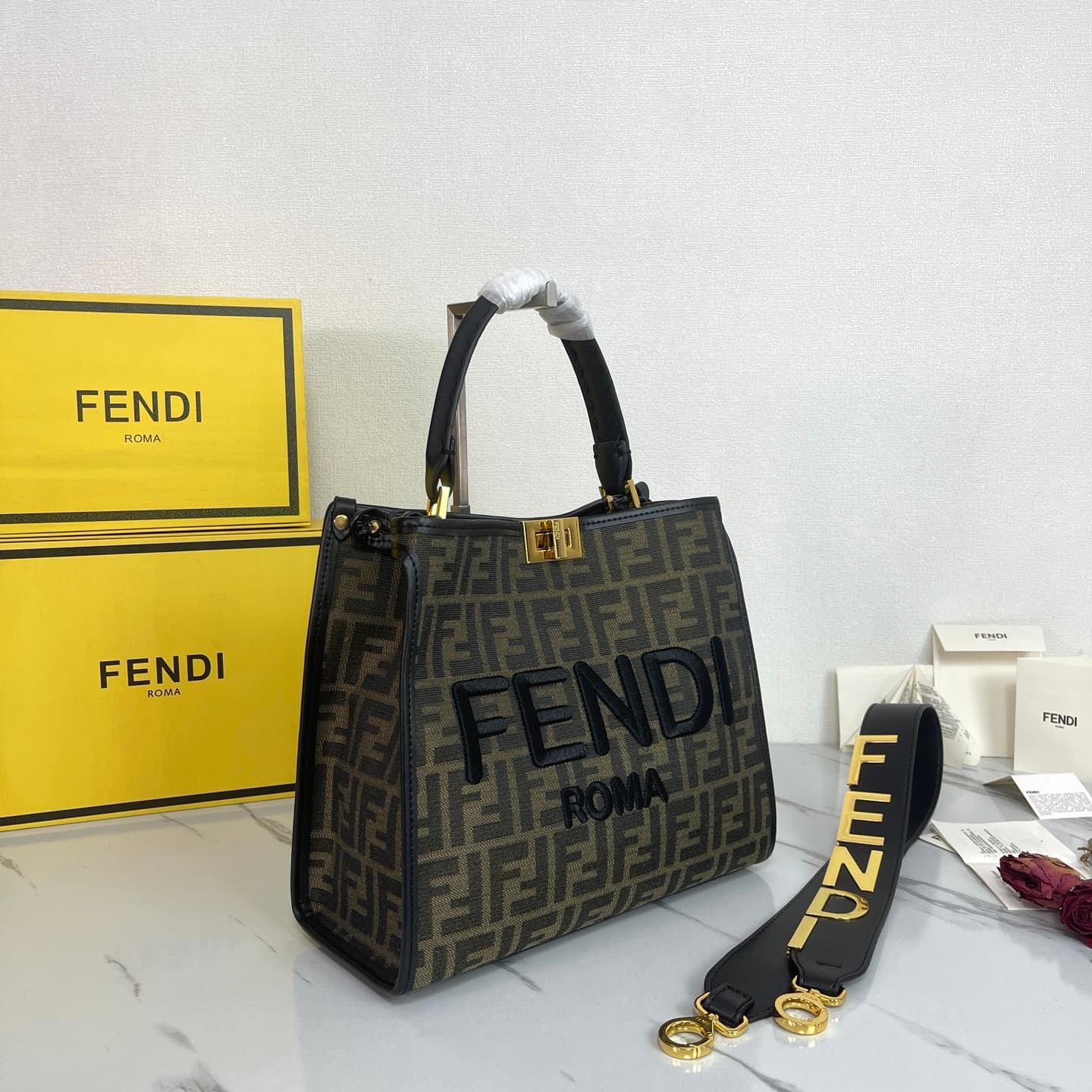 C2801 Fendi Perkaboo tote bags offer a vintage/retro style; their basic models can also be used as beach bags. They feature heavy-duty embossing techniques, giving them a vintage look while remaining durable. Made from high-quality leather material—unlike — image 2