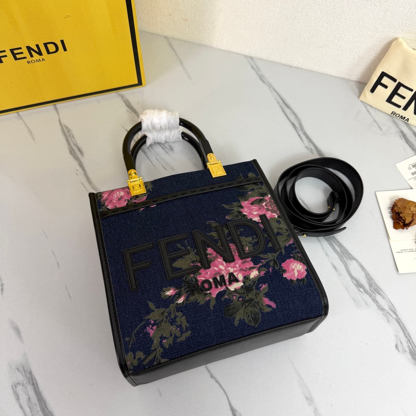C2841 New model 🆕 Fendi denim rose tote bag — image 4