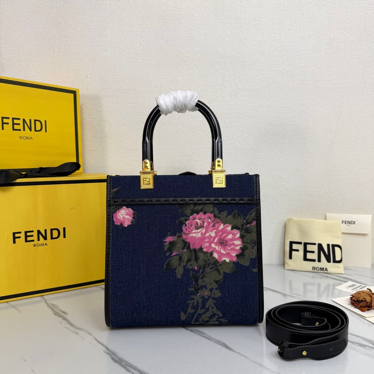 C2841 New model 🆕 Fendi denim rose tote bag — image 3