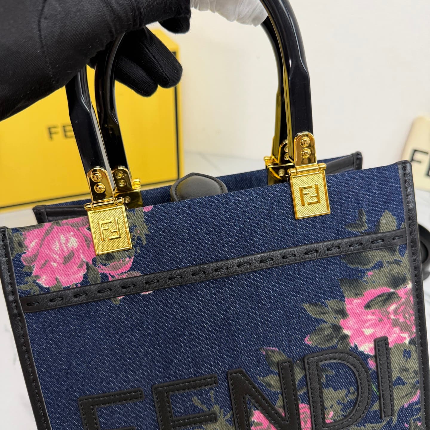 C2841 New model 🆕 Fendi denim rose tote bag — image 5