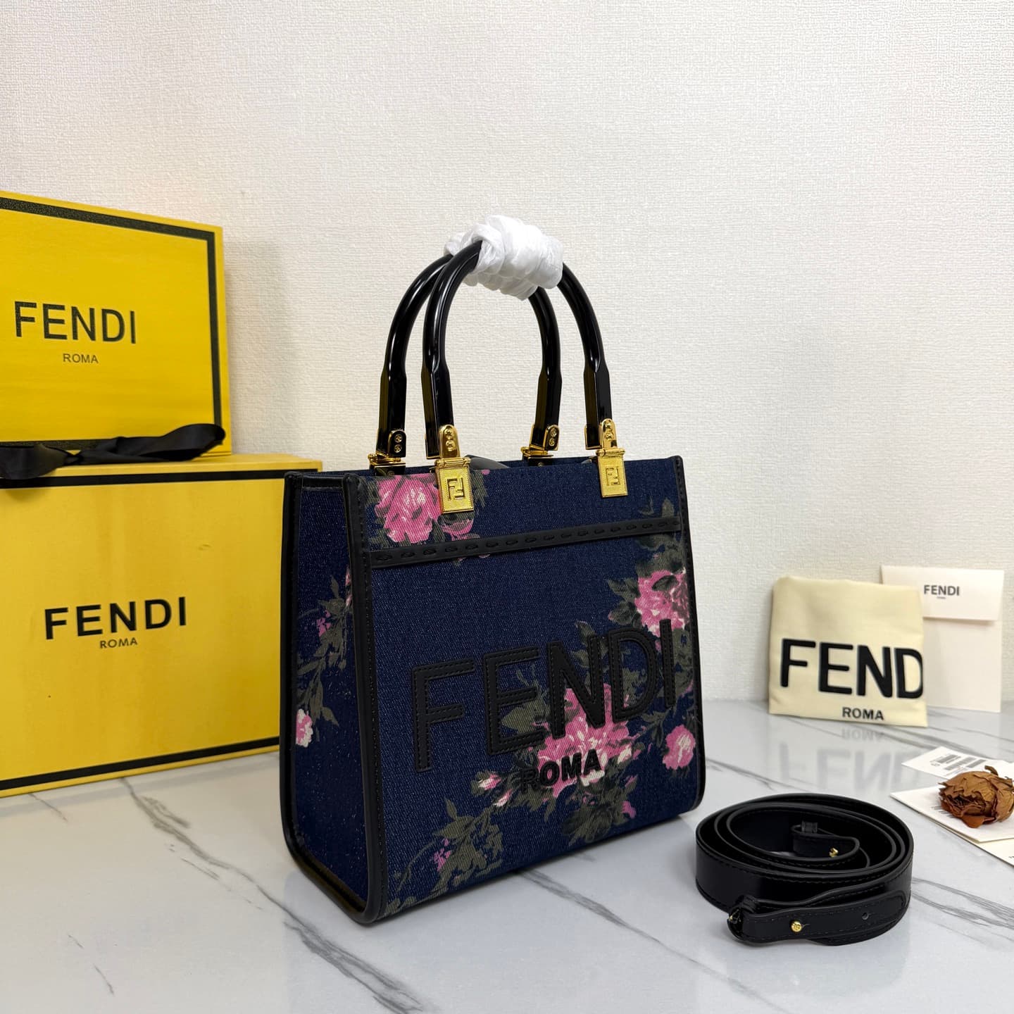 C2841 New model 🆕 Fendi denim rose tote bag — image 2