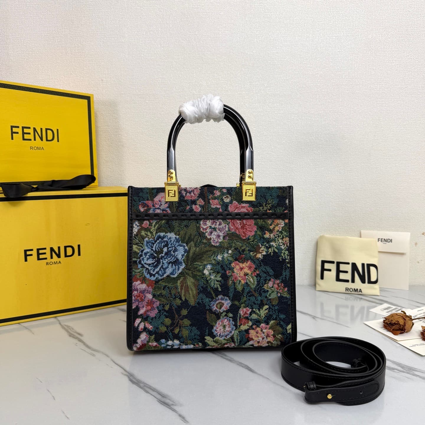 C2840 New model 🆕 Fendi denim rose tote bag — image 3