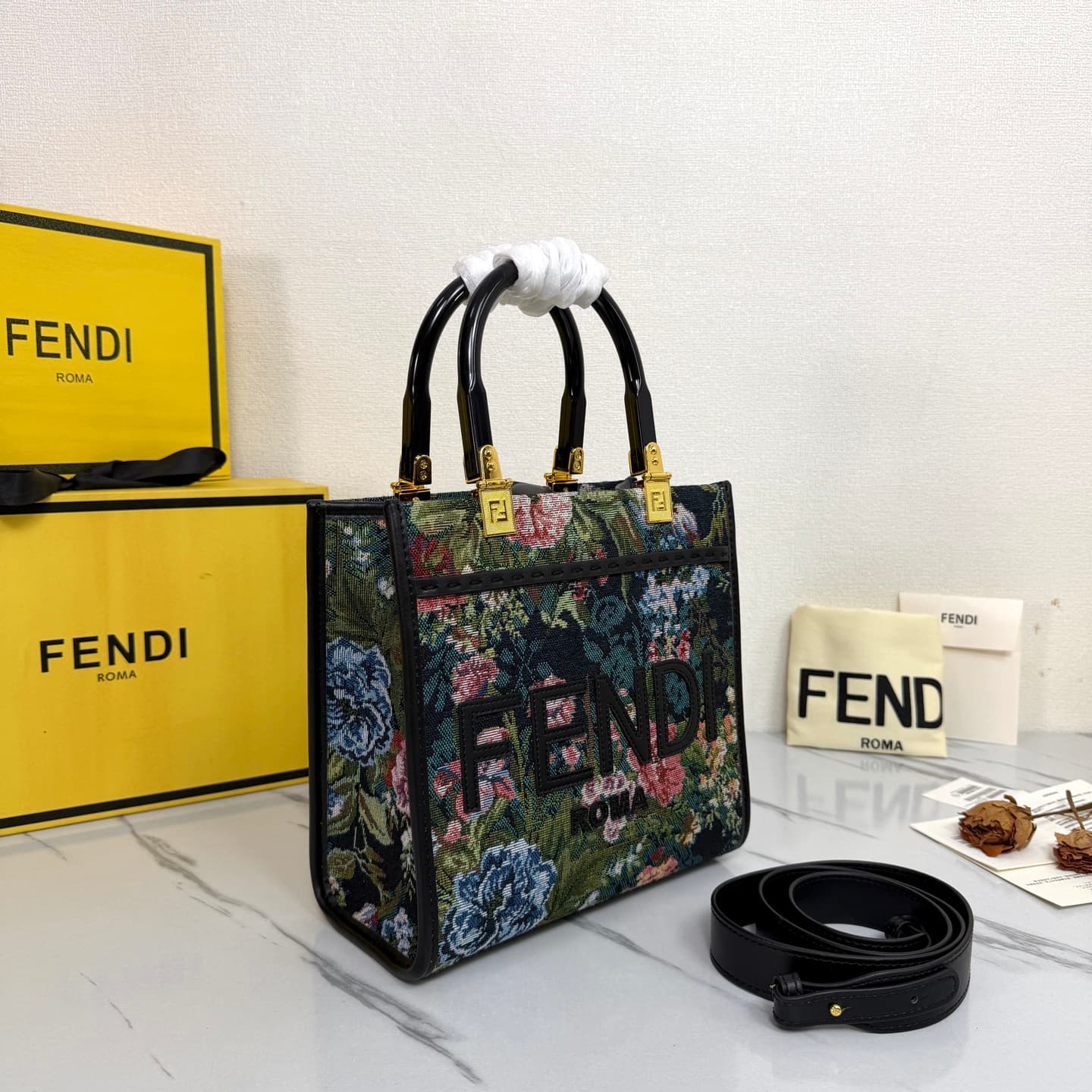 C2840 New model 🆕 Fendi denim rose tote bag — image 2