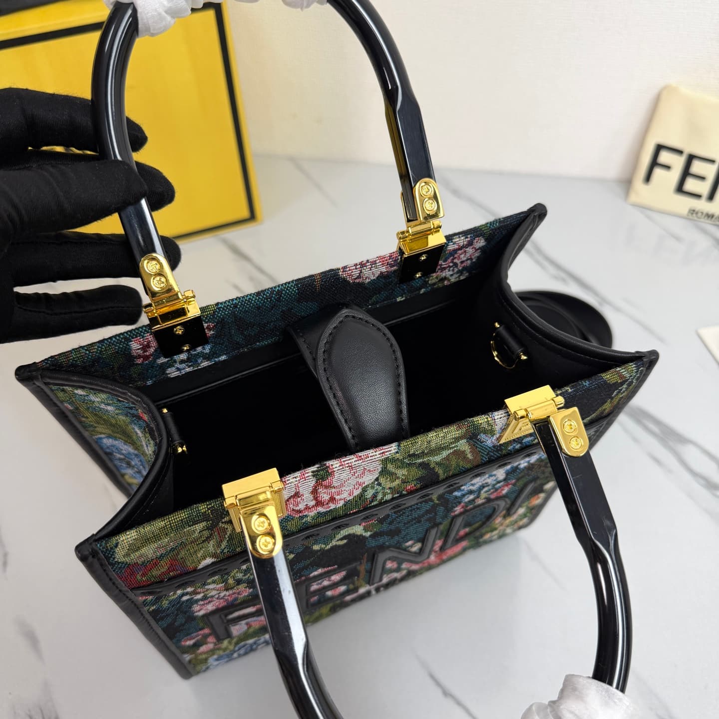 C2840 New model 🆕 Fendi denim rose tote bag — image 5