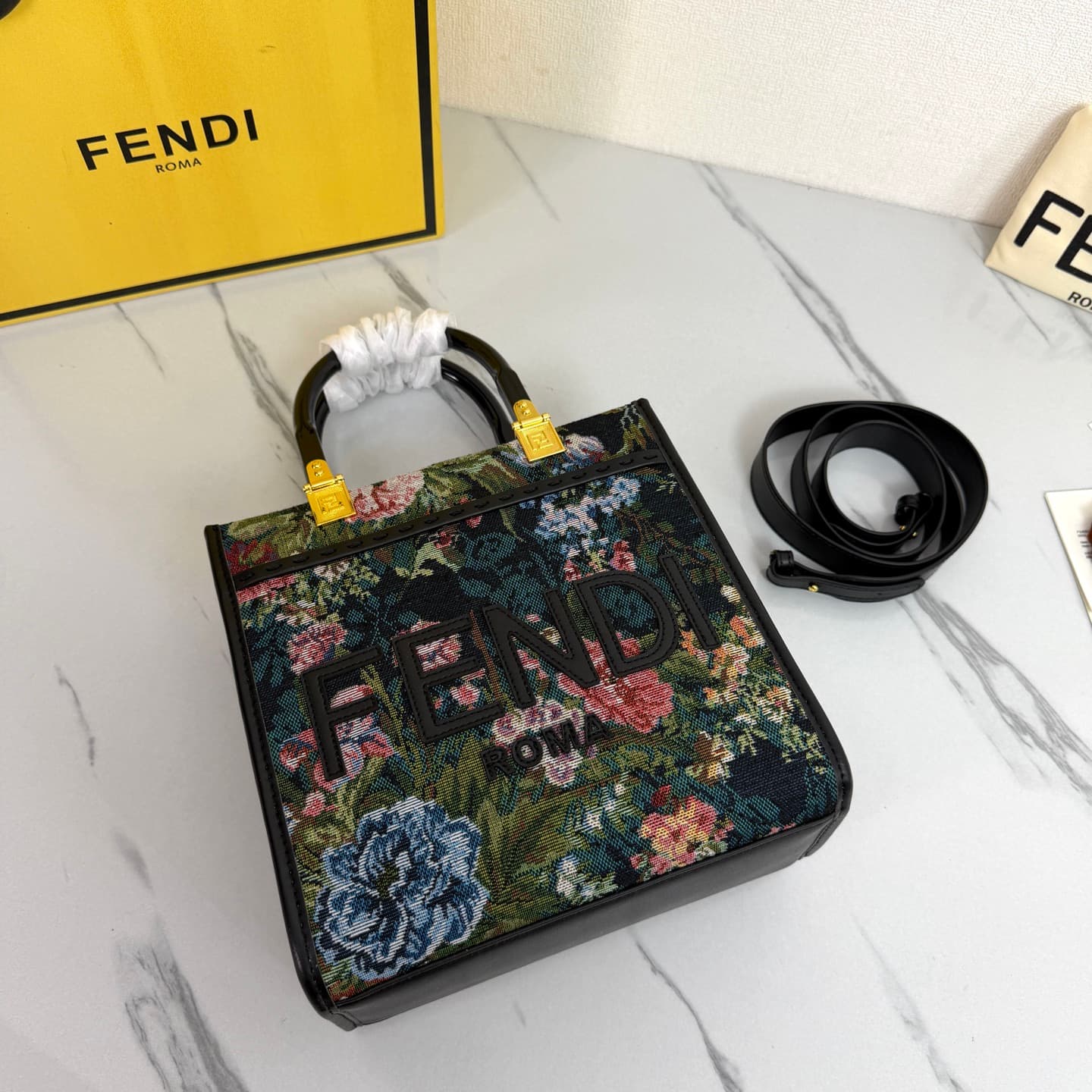C2840 New model 🆕 Fendi denim rose tote bag — image 4