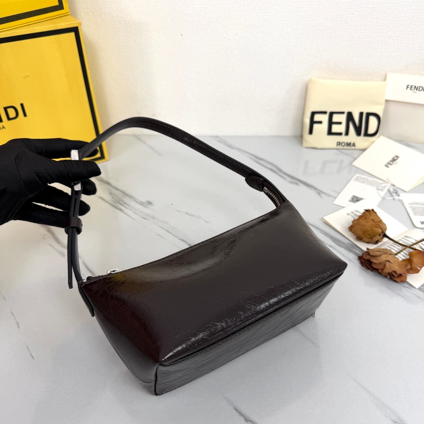 C2838 FENDI vintage/retro mini underarm bag, made from carefully selected oil-wax wrinkled cowhide and classic FF print fabric, offering a delicate and durable texture. — image 4