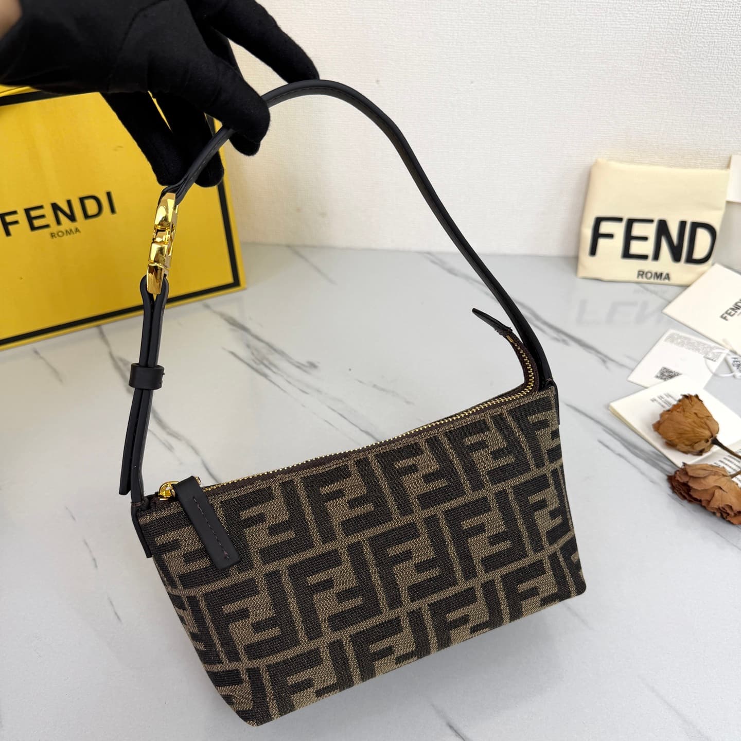 C2837 FENDI vintage/retro mini underarm bag, crafted from selected oil-wax wrinkled cowhide and classic FF print fabric, offering a fine texture and durability. — image 3