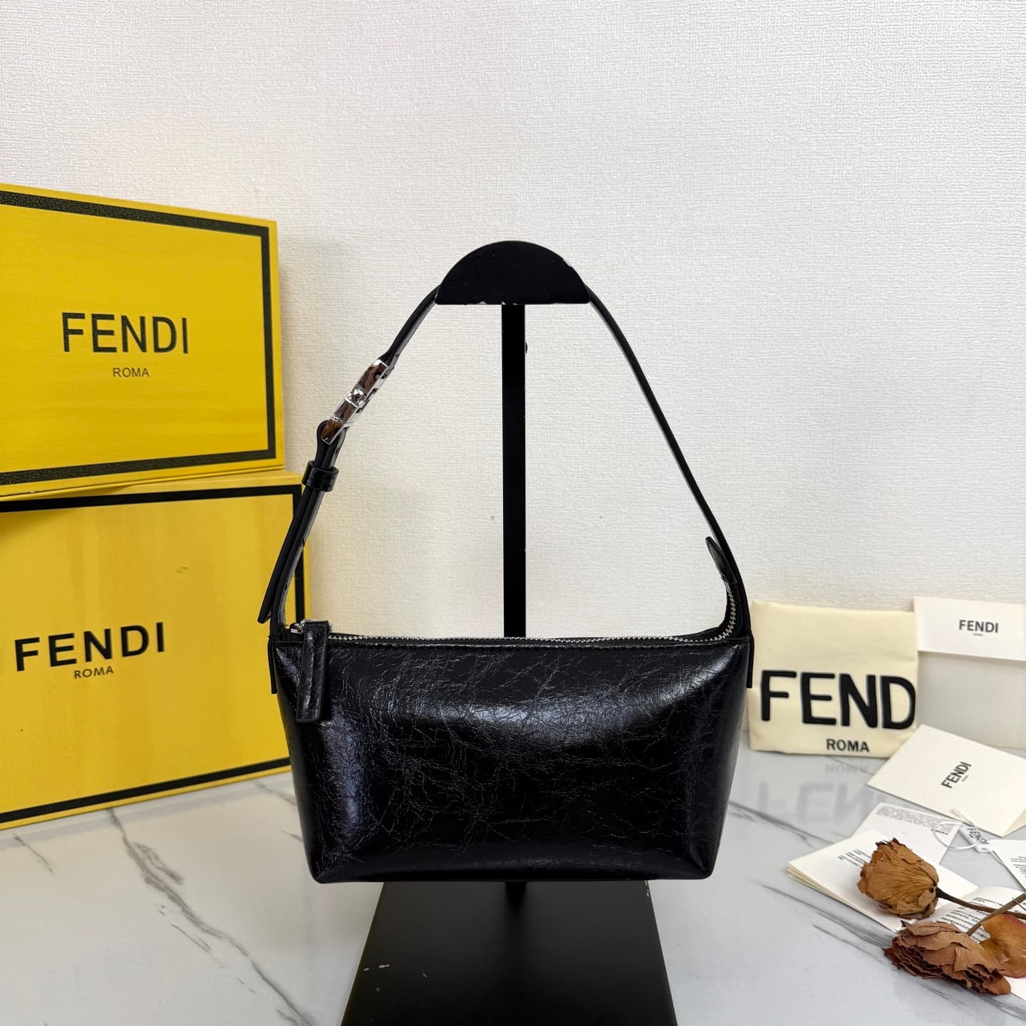 C2836 FENDI vintage/retro mini underarm bag, crafted from selected oil-waxed wrinkled cowhide and classic FF print fabric, offering a delicate and durable texture. — image 1
