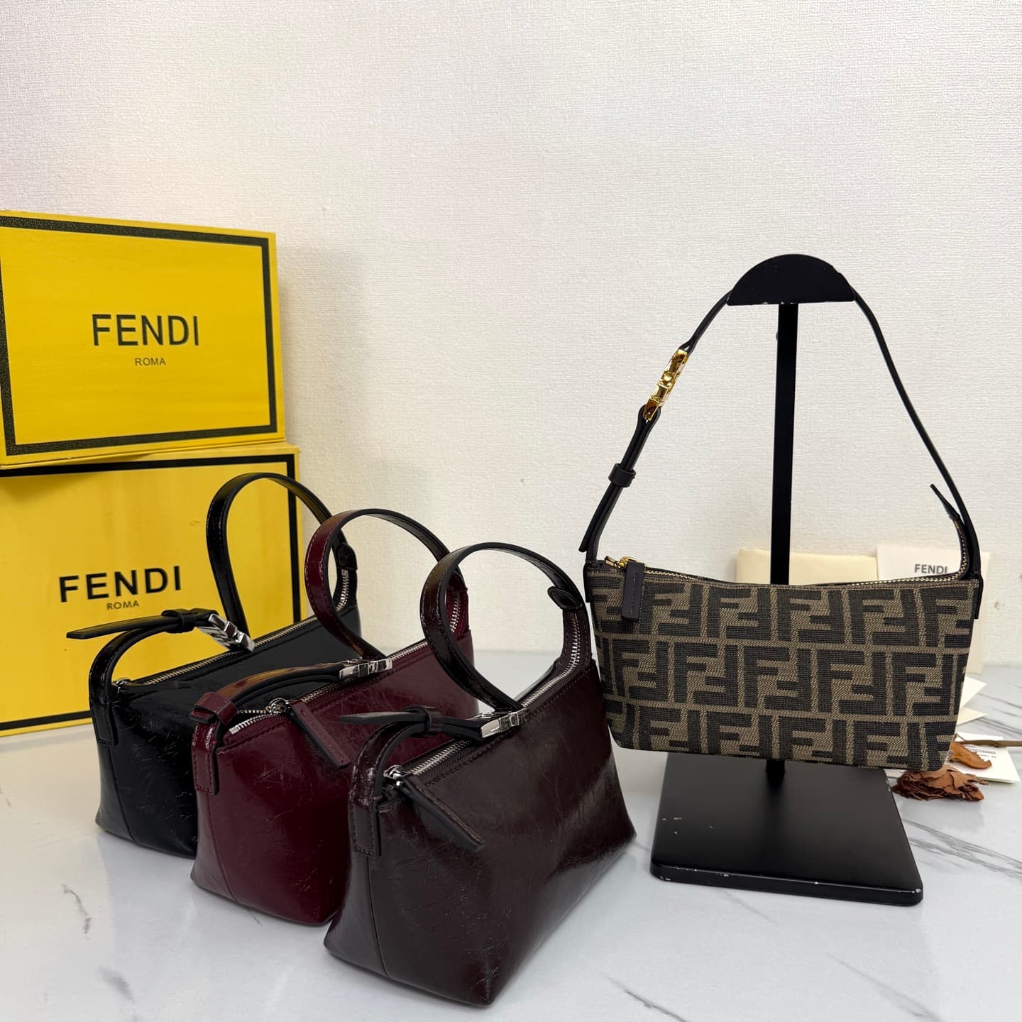 C2835 FENDI vintage/retro mini underarm bag, made from carefully selected oil-wax wrinkled cowhide and classic FF print fabric, offering a fine texture and durability. — image 2