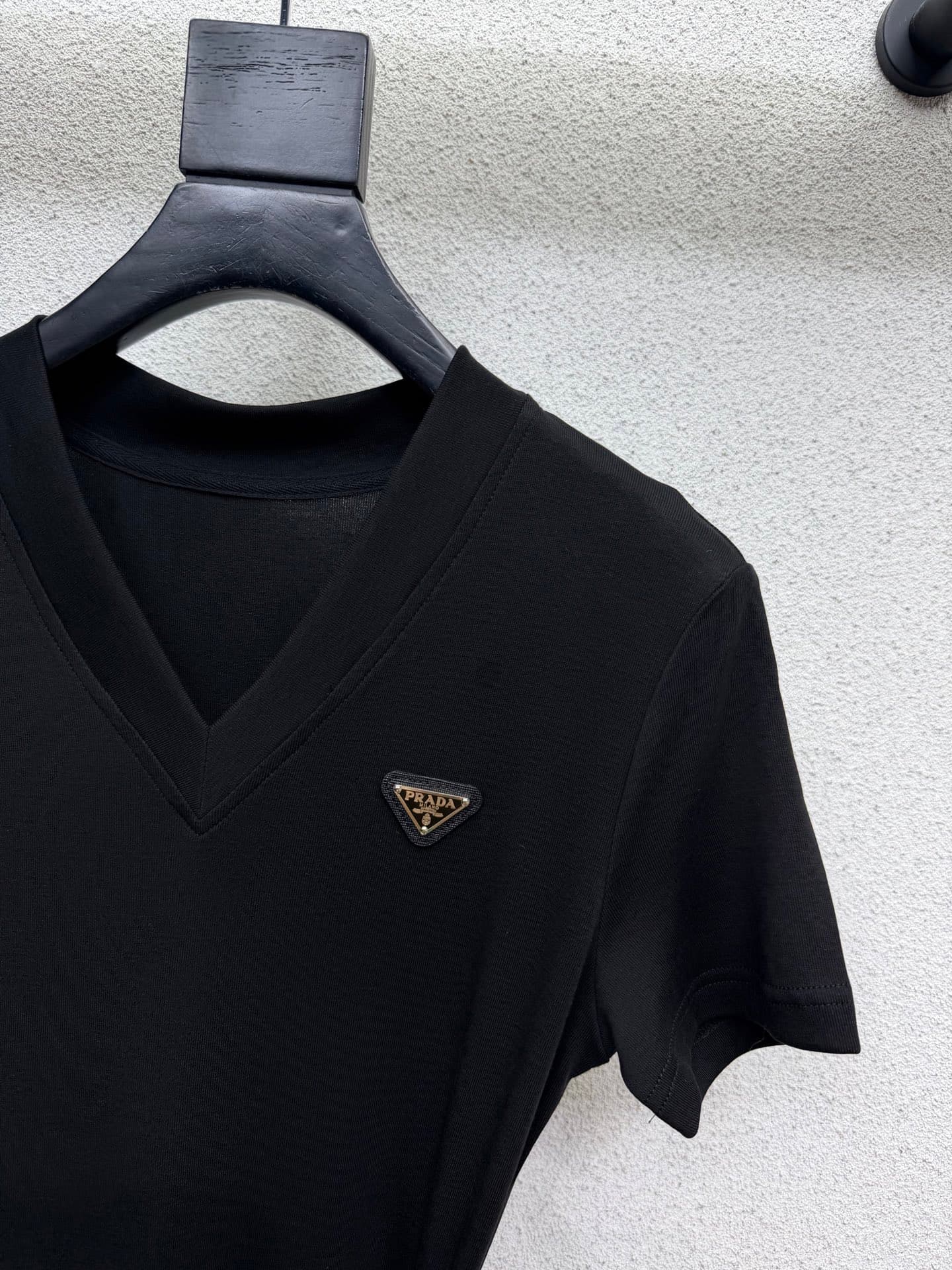C18561 🆕🆕P family triangle-marked short-sleeve dress with a waist bag! Low-key luxury, three-dimensional cut, streamlined lines – elegant and refined, yet also gentle and intelligent in style. Imported special material, will be stunning once received. The — image 2