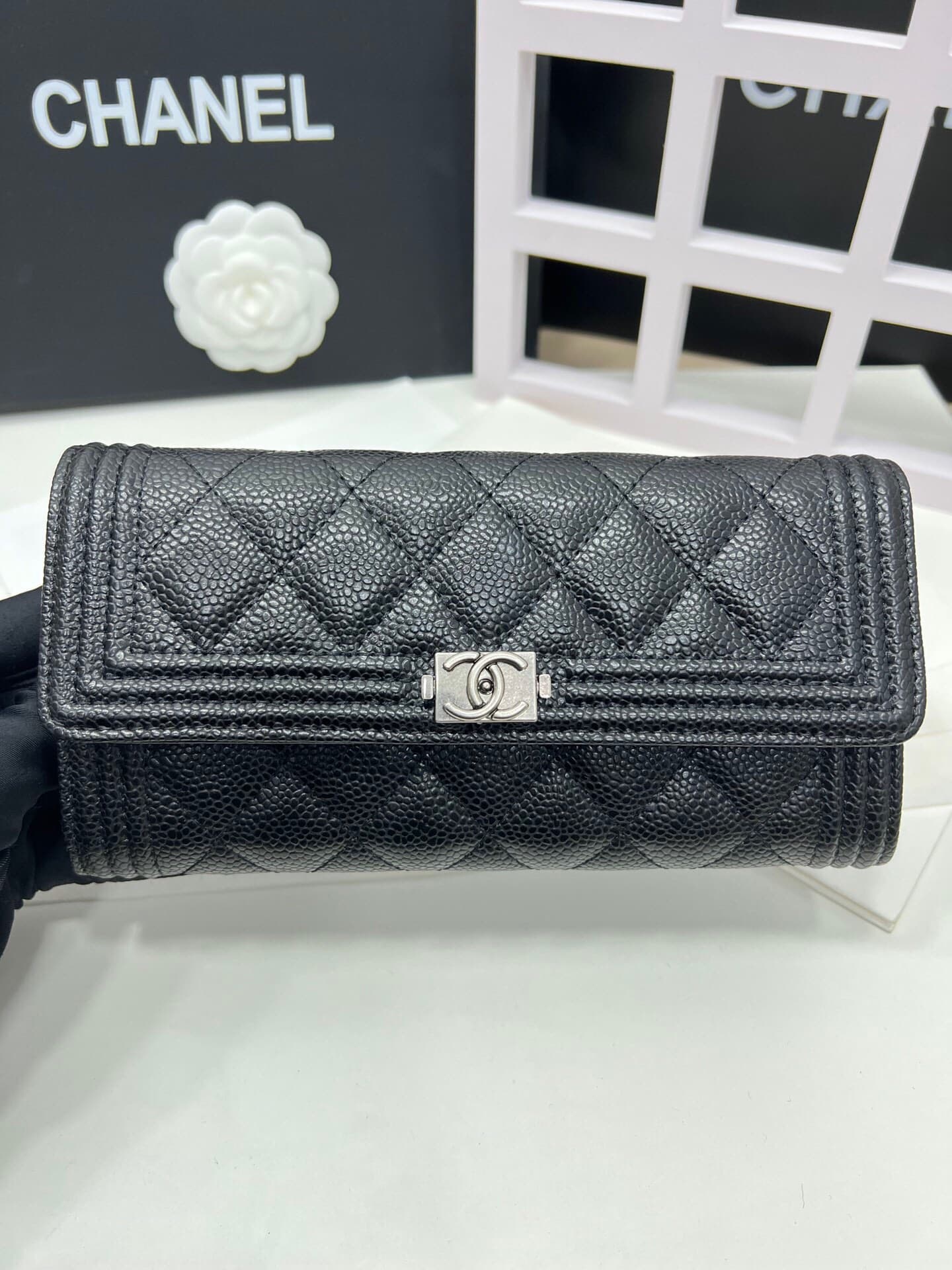 C369 Upgraded version 💋 leboy collection: small granular ball-textured cowhide or sheepskin leather with gold/silver buttons. Chanel 🆕 new colors. A zipper-based long wallet.[得意][得意] High-quality original items: exquisite locking mechanisms and fine stitc — image 3