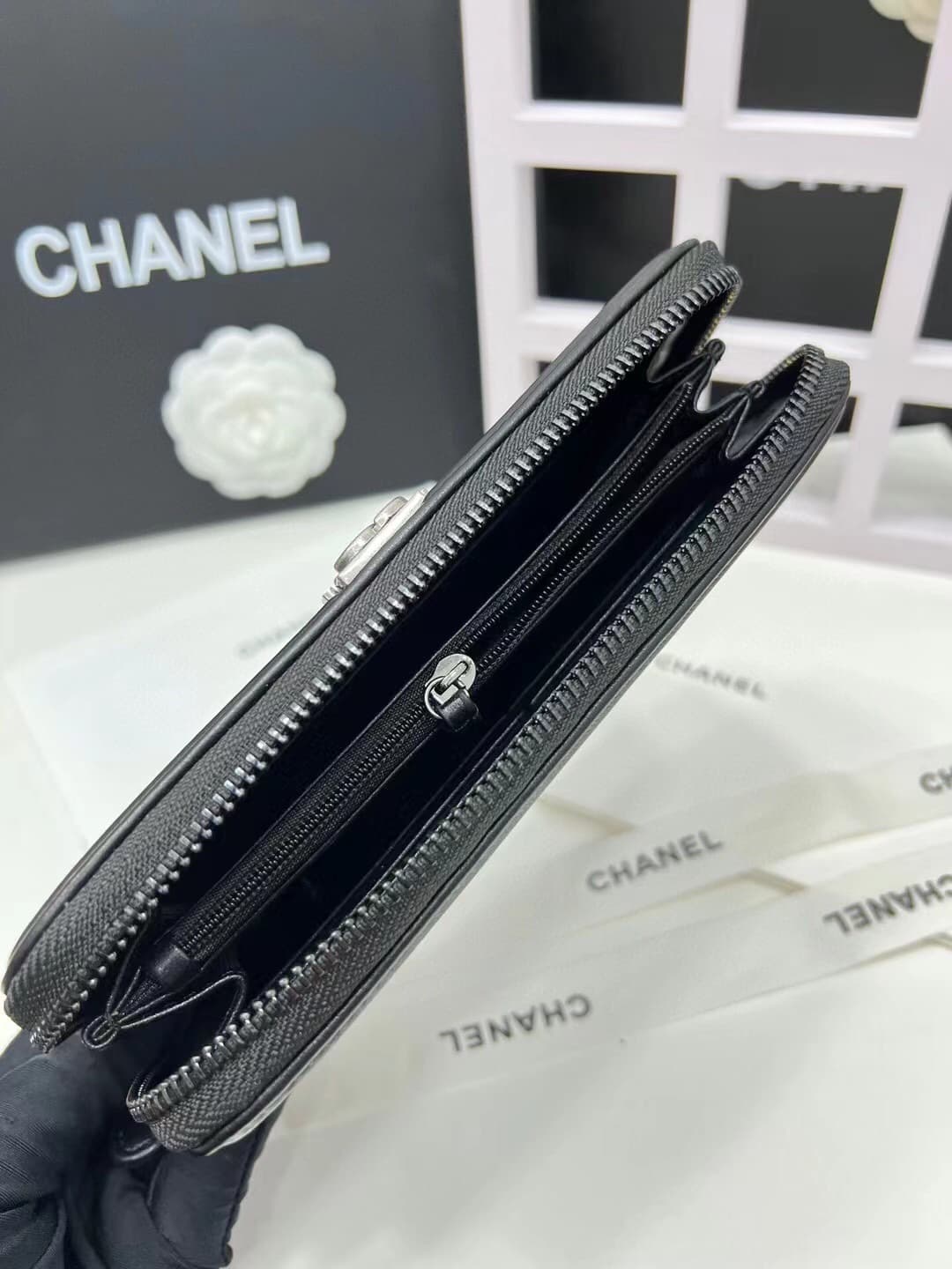 C376 Upgraded version 💋 leboy collection: small granular ball texture leather or羊 skin 🍃 gold and silver clasps. Chanel 🆕 new colors. A long wallet with two-fold closures.[得意][得意] High-quality original items: delicate clasps and exquisite stitching. 8 pla — image 7