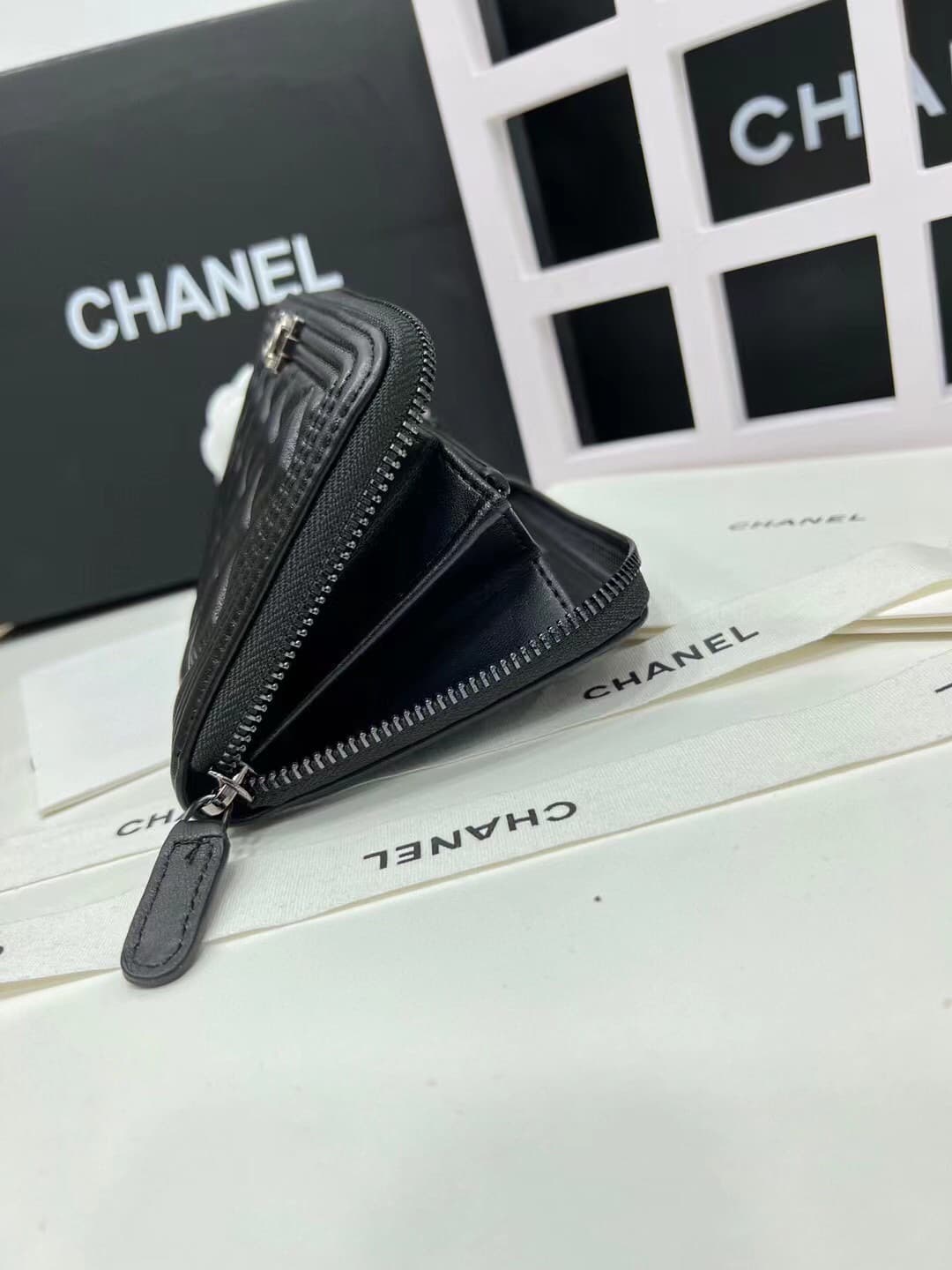 C376 Upgraded version 💋 leboy collection: small granular ball texture leather or羊 skin 🍃 gold and silver clasps. Chanel 🆕 new colors. A long wallet with two-fold closures.[得意][得意] High-quality original items: delicate clasps and exquisite stitching. 8 pla — image 6