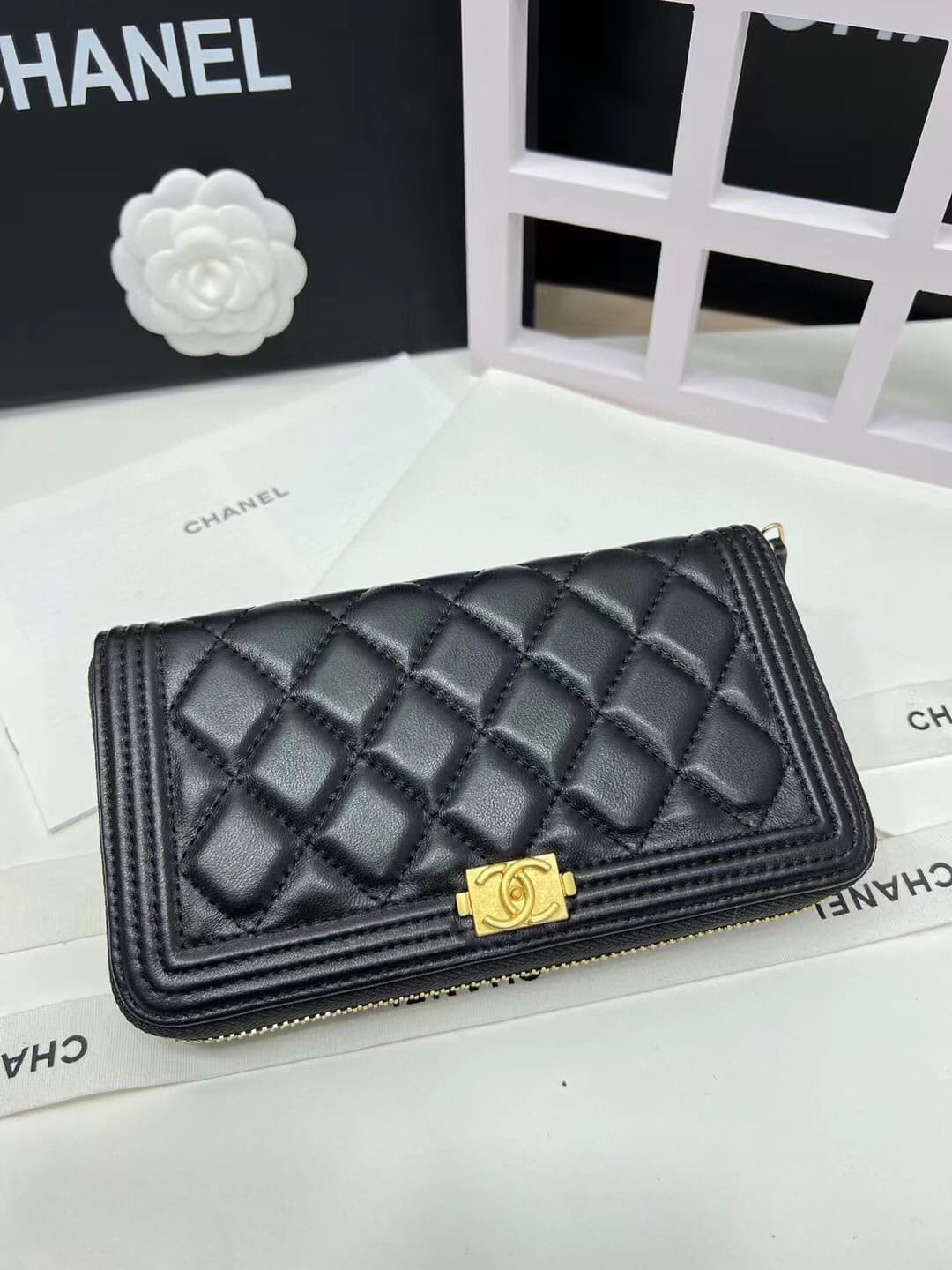 C375 Upgraded version 💋 Leboy collection: small granular ball-textured cowhide and sheepskin leather with gold/silver buttons. Chanel 🆕 new colors. A long wallet with two-fold closures.[得意][得意] High-quality original items: delicate locks and exquisite sti — image 1