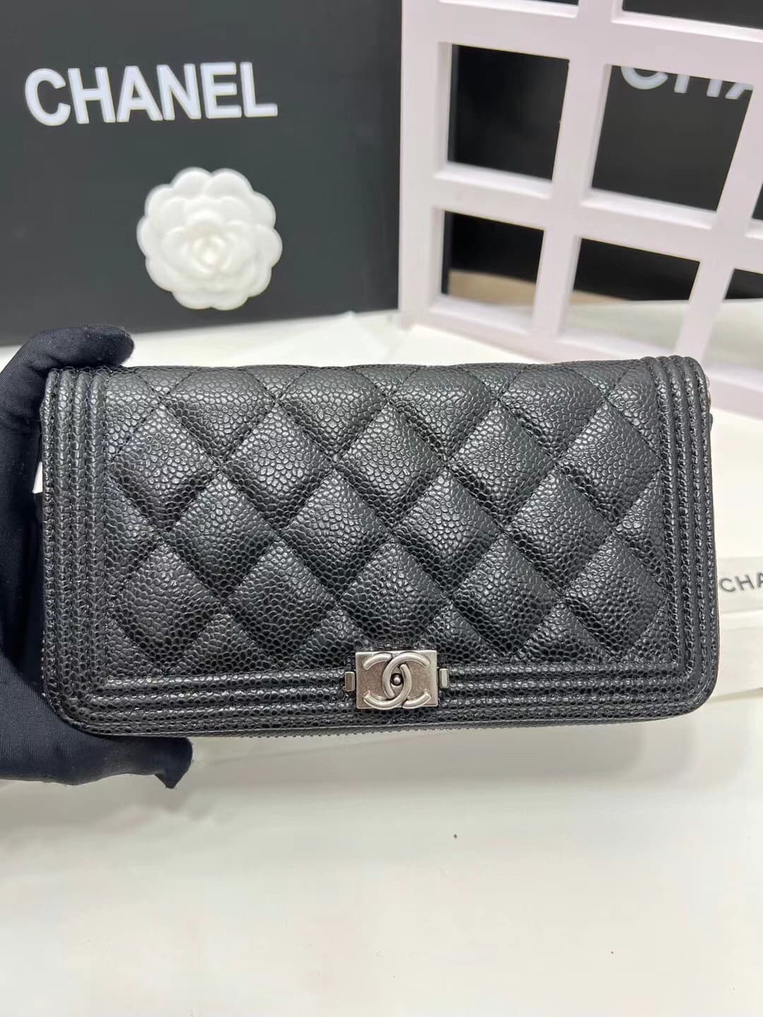 C374 Upgraded version 💋 Leboy collection: small granular ball-textured cowhide and sheepskin leather 🍃 with gold and silver buttons. Chanel 🆕 new colors. A long wallet with a two-fold closure.[得意][得意] High-quality original items: delicate locking mechanis — image 3