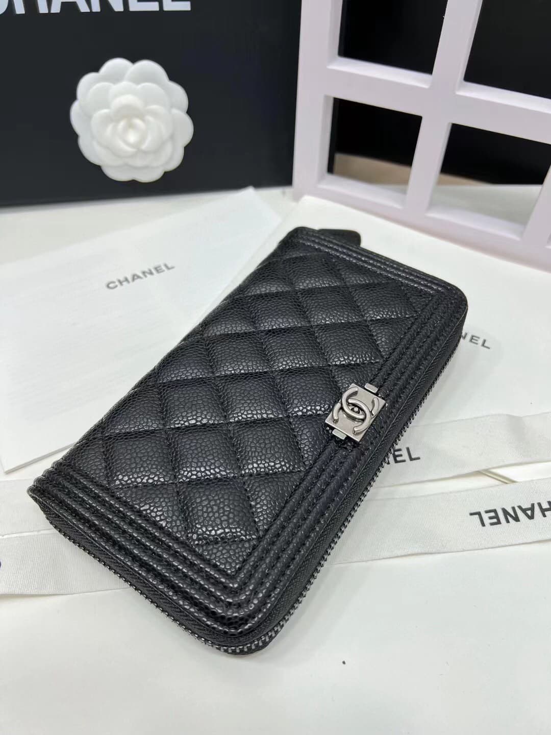 C374 Upgraded version 💋 Leboy collection: small granular ball-textured cowhide and sheepskin leather 🍃 with gold and silver buttons. Chanel 🆕 new colors. A long wallet with a two-fold closure.[得意][得意] High-quality original items: delicate locking mechanis — image 2