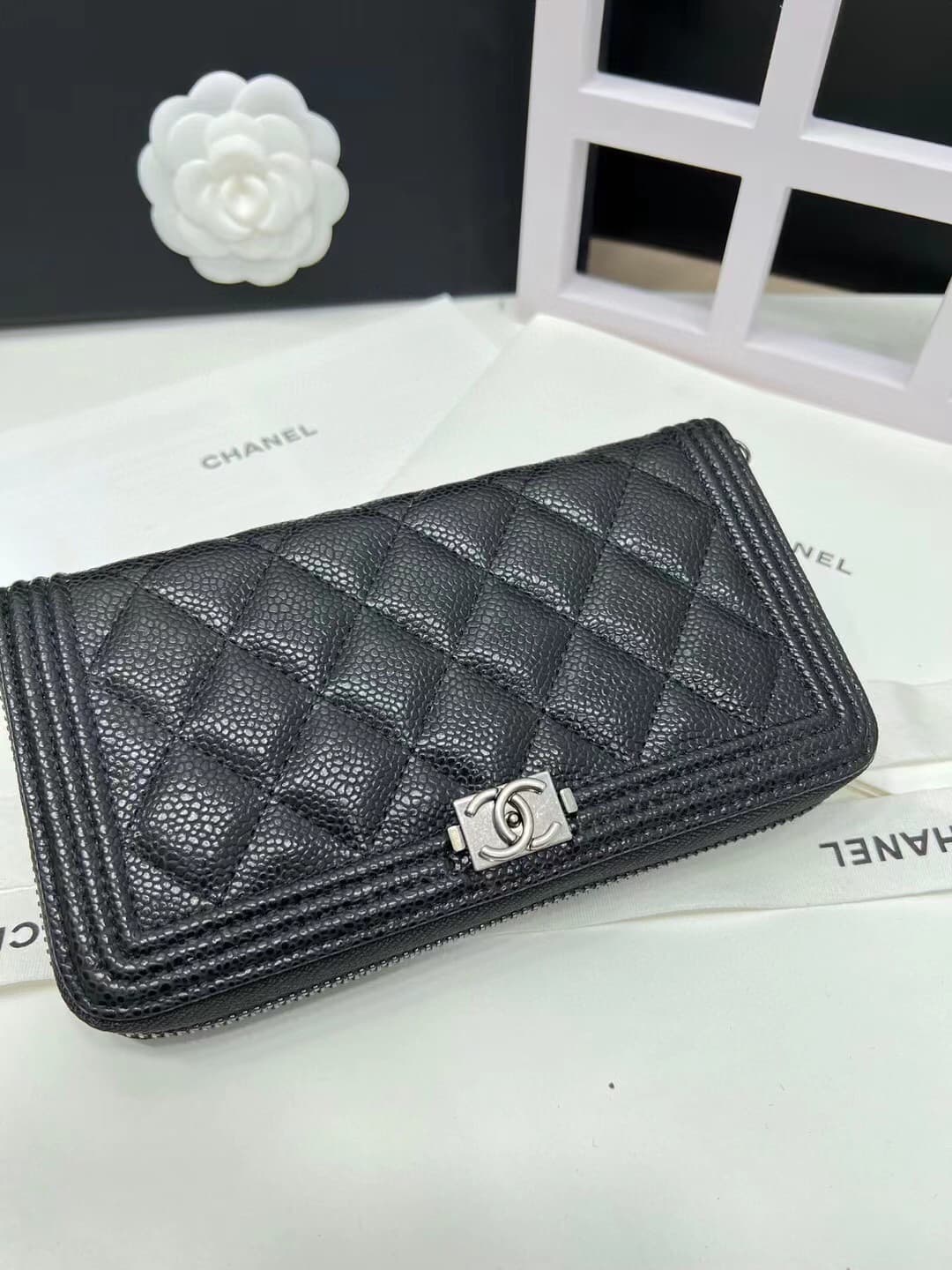 C374 Upgraded version 💋 Leboy collection: small granular ball-textured cowhide and sheepskin leather 🍃 with gold and silver buttons. Chanel 🆕 new colors. A long wallet with a two-fold closure.[得意][得意] High-quality original items: delicate locking mechanis — image 1