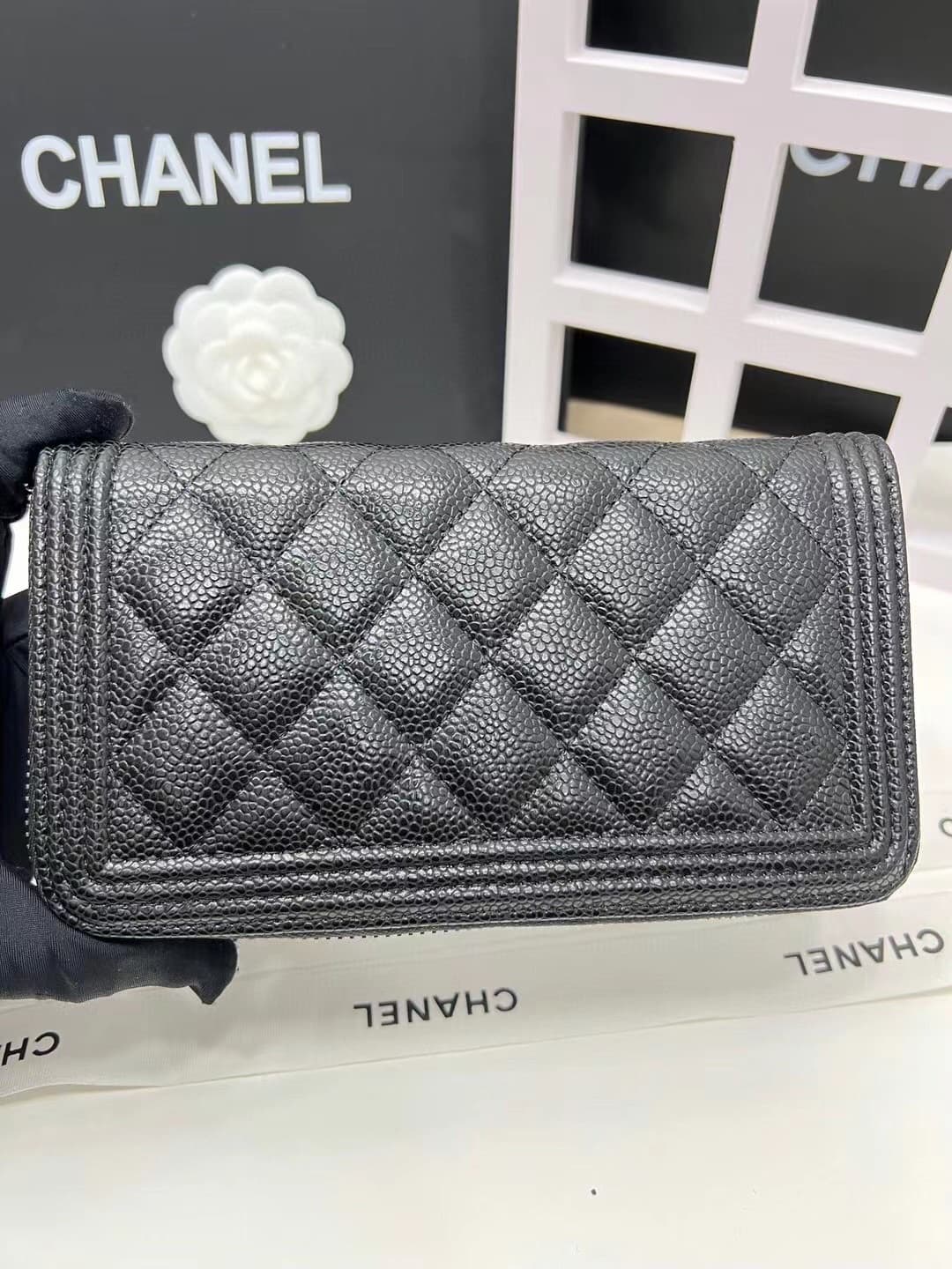 C374 Upgraded version 💋 Leboy collection: small granular ball-textured cowhide and sheepskin leather 🍃 with gold and silver buttons. Chanel 🆕 new colors. A long wallet with a two-fold closure.[得意][得意] High-quality original items: delicate locking mechanis — image 4