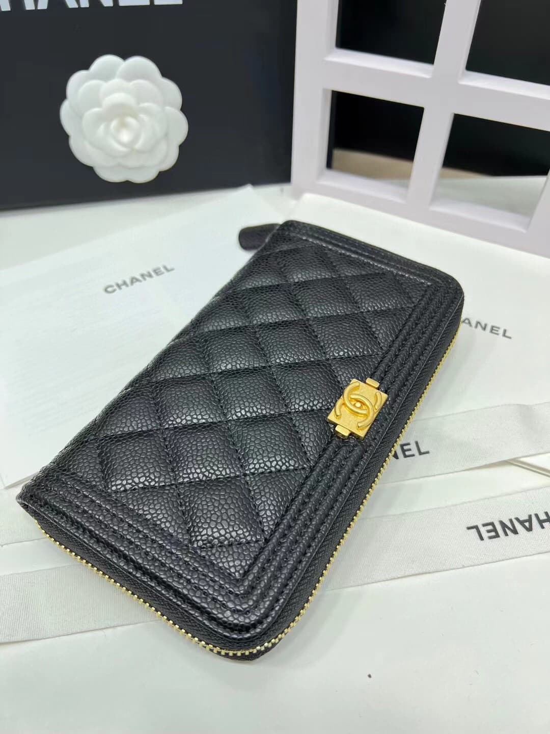 C373 Upgraded version 💋 Leboy collection: small granular ball-textured cowhide or羊skin leather with gold/silver buttons. Chanel 🆕 new colors. A flap-style long wallet.[得意][得意] High-quality original items: exquisite locking mechanisms and fine stitching wo — image 2