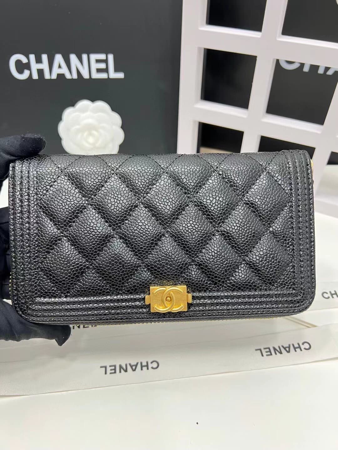 C373 Upgraded version 💋 Leboy collection: small granular ball-textured cowhide or羊skin leather with gold/silver buttons. Chanel 🆕 new colors. A flap-style long wallet.[得意][得意] High-quality original items: exquisite locking mechanisms and fine stitching wo — image 3