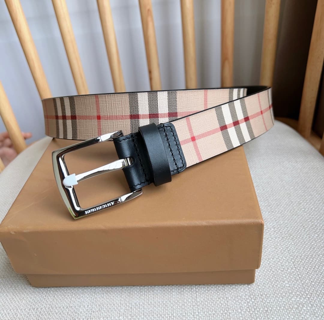 C32996 Burberrry – The Burberry store is also launching new products🎉🎉 Italian-made belts, made from leather and vintage/retro patterned eco-friendly canvas and leather. The color is beige. Width: 3.5cm. Elegant and stylish, simple and elegant. — image 2