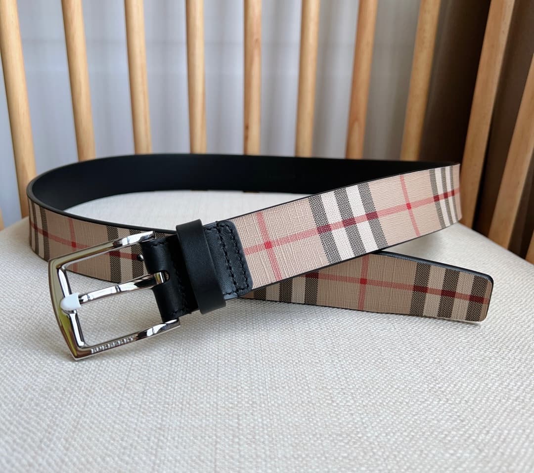 C32996 Burberrry – The Burberry store is also launching new products🎉🎉 Italian-made belts, made from leather and vintage/retro patterned eco-friendly canvas and leather. The color is beige. Width: 3.5cm. Elegant and stylish, simple and elegant. — image 4
