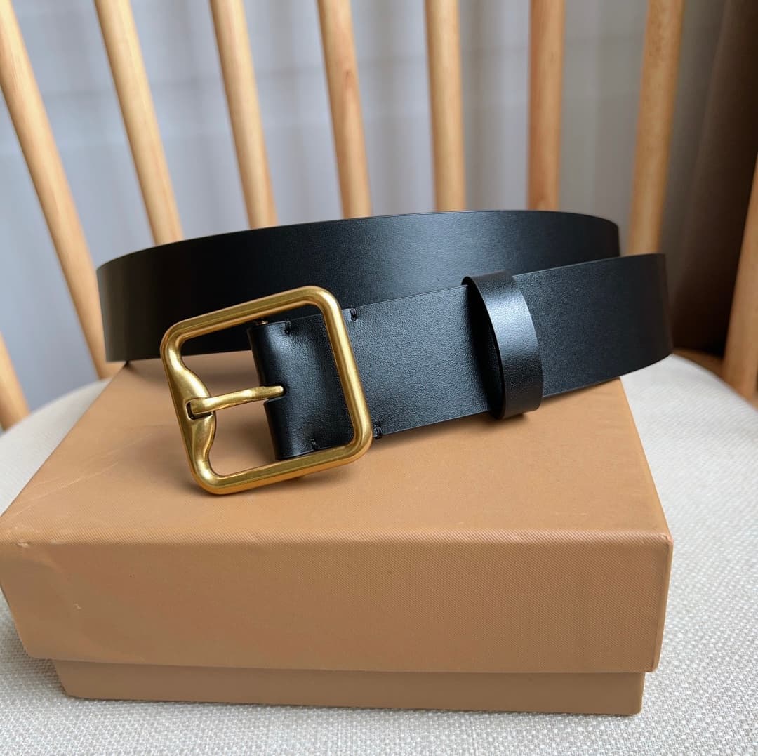 C32995 New model Burberry boutiques also launch the product simultaneously 🎉🎉. Italian-made, high-quality belt. Made from smooth calfskin material, with brass B-shaped buckles. Width: 3.5cm. Elegant, refined, and simple in design. — image 2