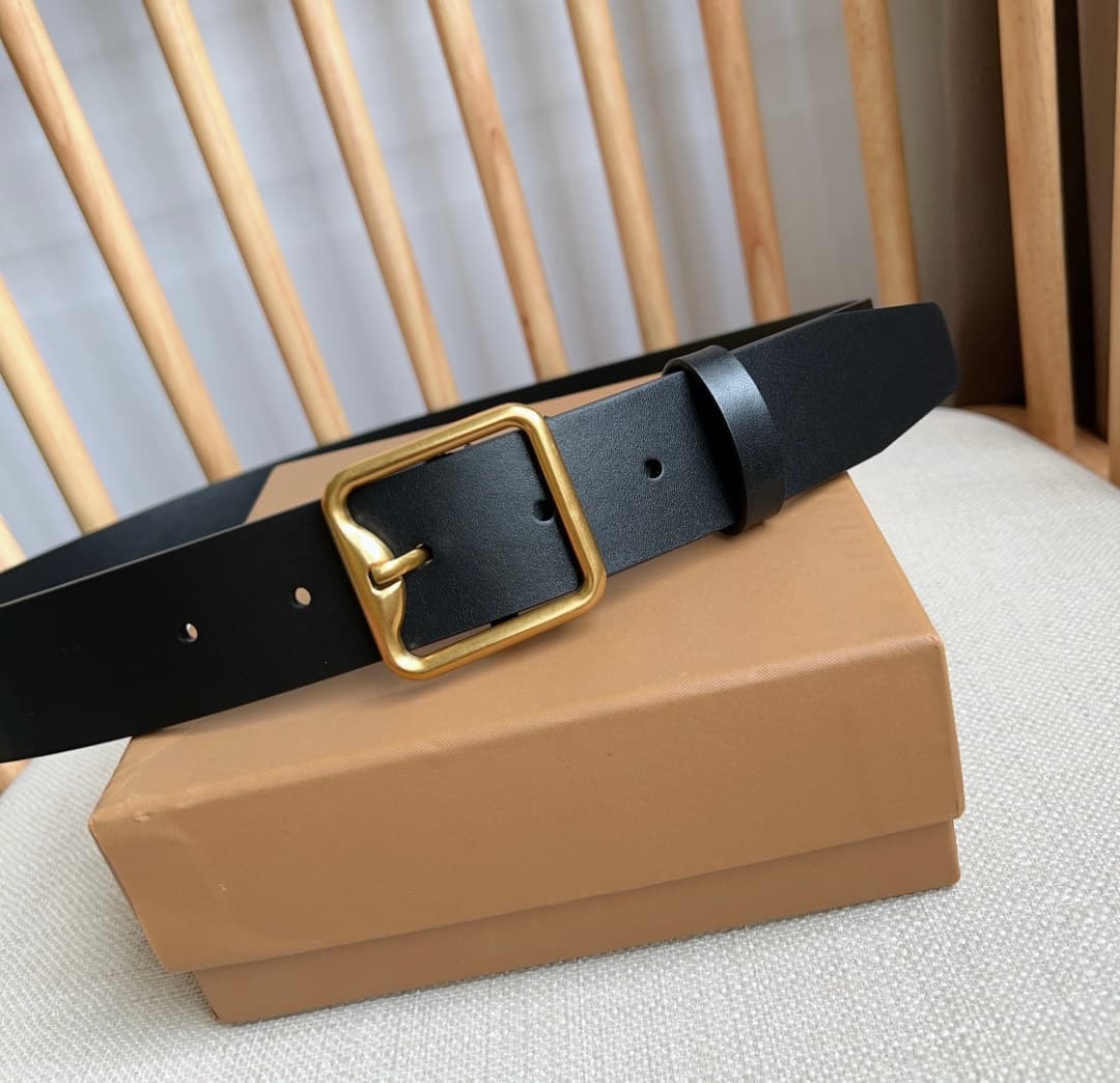 C32995 New model Burberry boutiques also launch the product simultaneously 🎉🎉. Italian-made, high-quality belt. Made from smooth calfskin material, with brass B-shaped buckles. Width: 3.5cm. Elegant, refined, and simple in design. — image 7