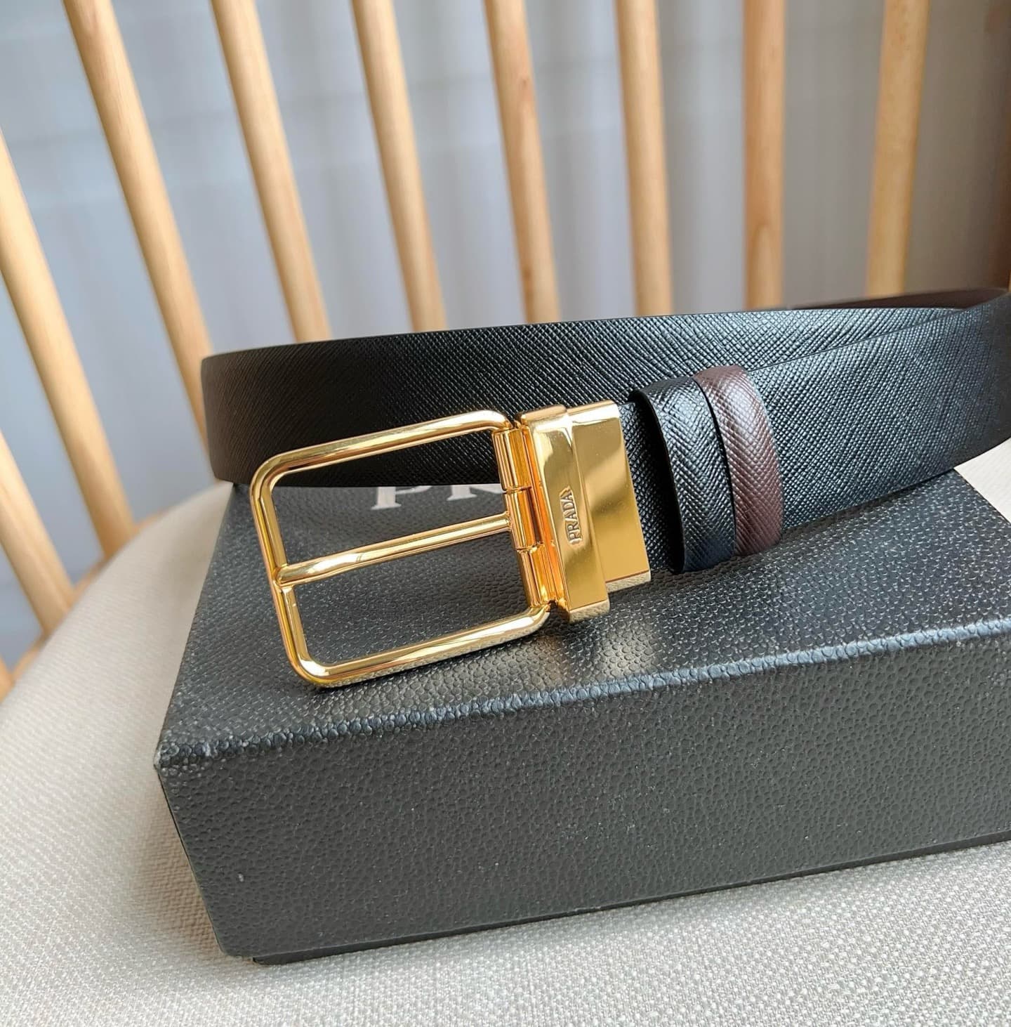 C32933 Prada – This double-sided belt features the iconic Saffiano leather material, along with metal buckles in a distinctive design. It exudes elegance and modernity. Width: 3.5cm — image 2