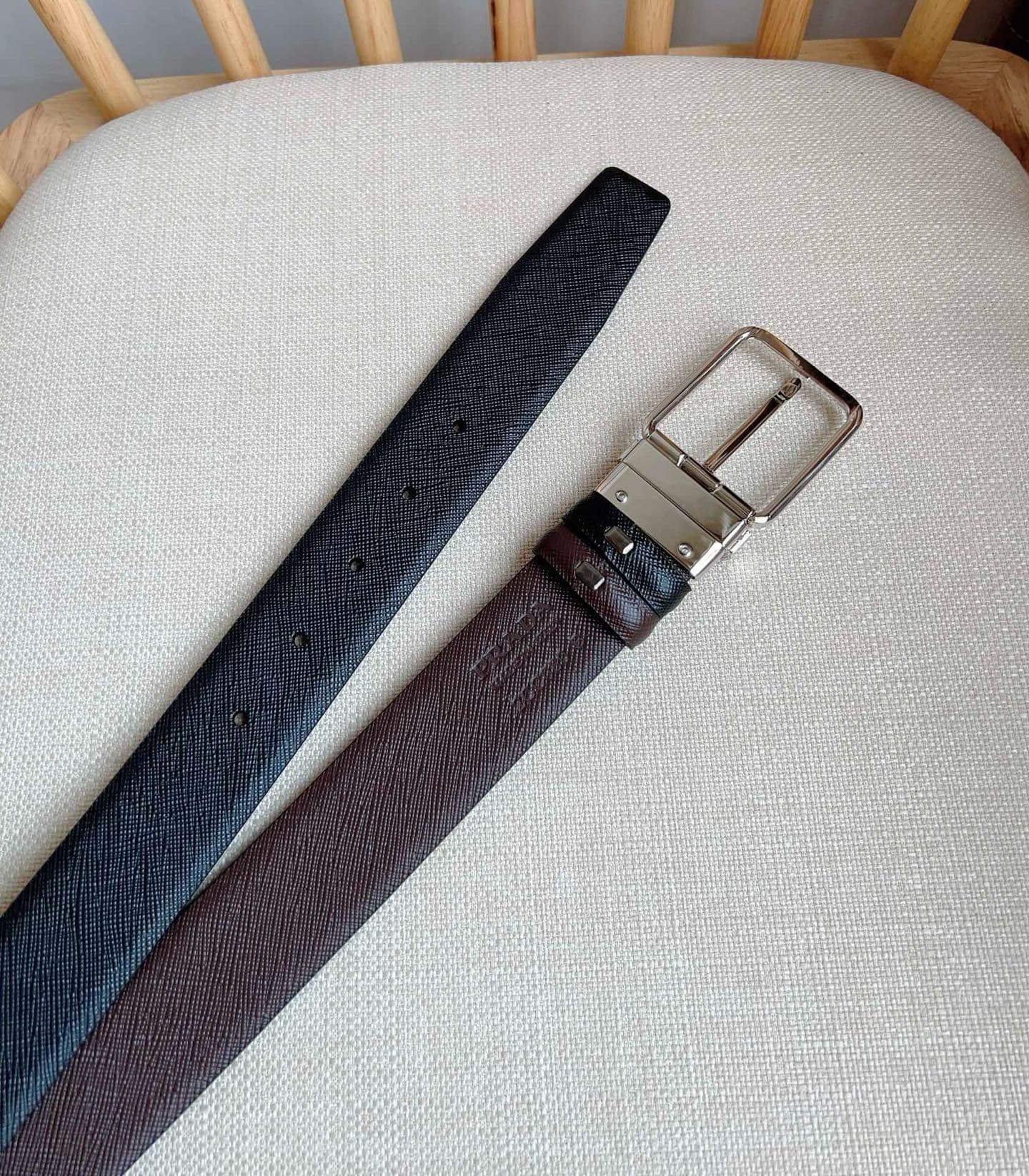 C32931 Prada – This double-sided belt features the iconic Saffiano leather material, along with metal buckles in a distinctive design. It exudes elegance and a modern style. Width: 3.5cm — image 3