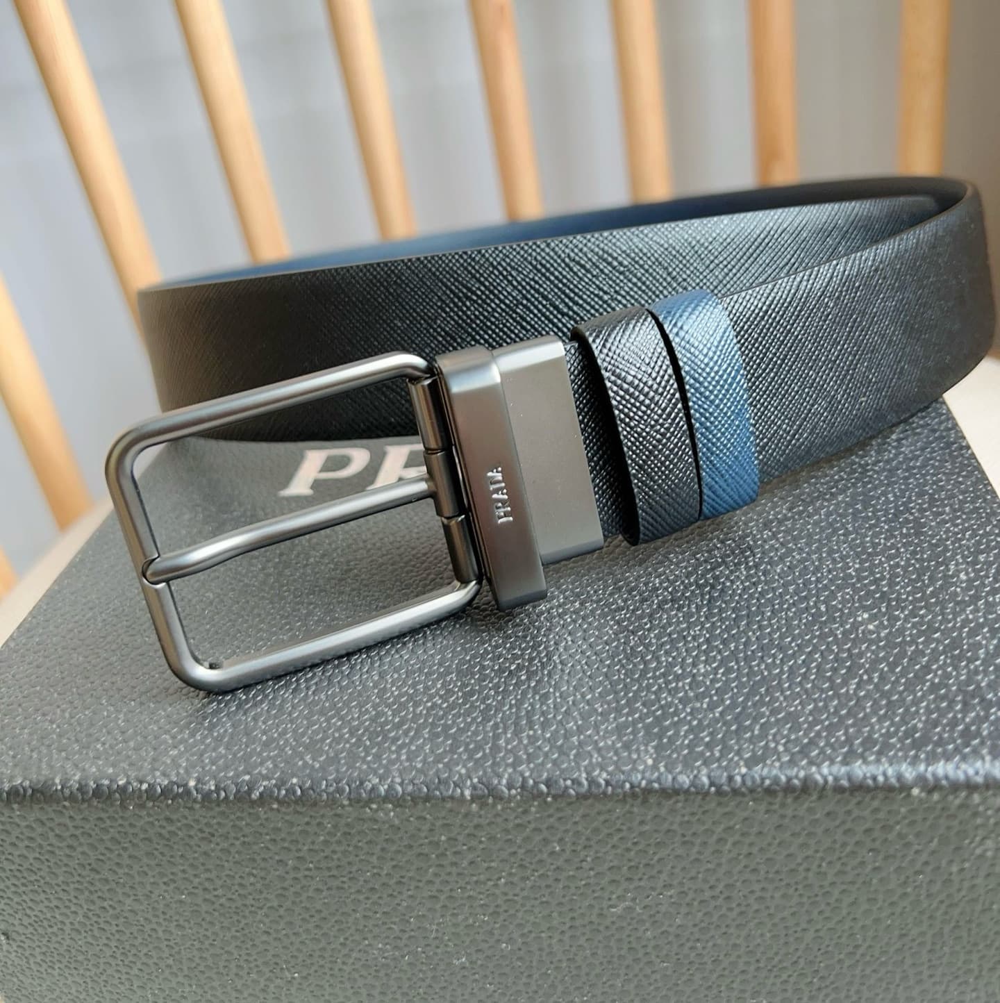 C32930 Prada – This double-sided belt features the iconic Saffiano leather material, along with metal buckles in a distinctive design. It exudes elegance and modernity. Width: 3.5cm — image 2