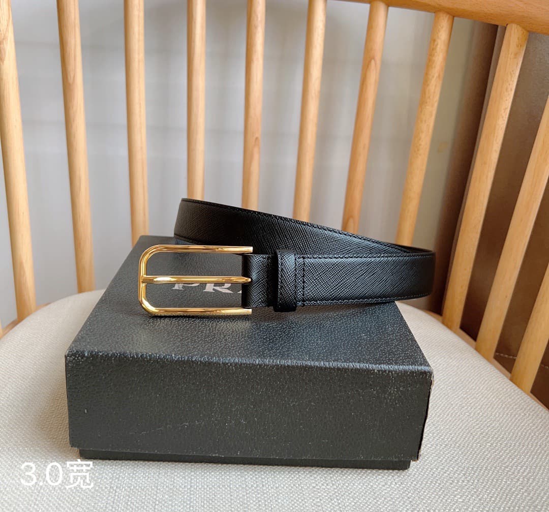C32926 Prada boutique’s latest model – this simple yet elegant belt is made from the iconic Saffiano leather, with engraved logo metal buckles. Width: 3.0 — image 1