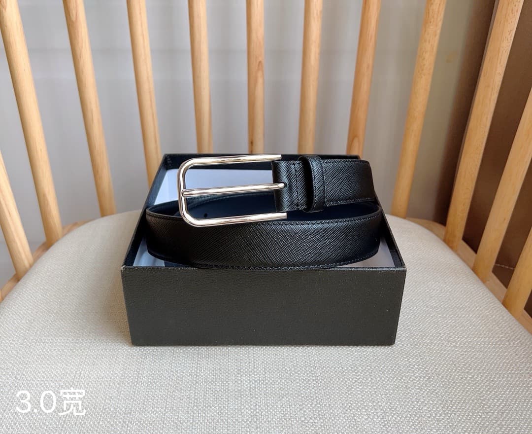 C32924 Prada boutique – The latest model features a simple yet elegant belt made from the iconic Saffiano leather. It is equipped with engraved logo metal clasps. Width: 3.0 — image 5