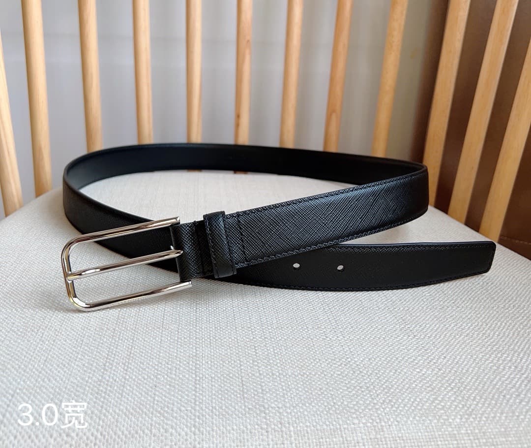 C32924 Prada boutique – The latest model features a simple yet elegant belt made from the iconic Saffiano leather. It is equipped with engraved logo metal clasps. Width: 3.0 — image 4