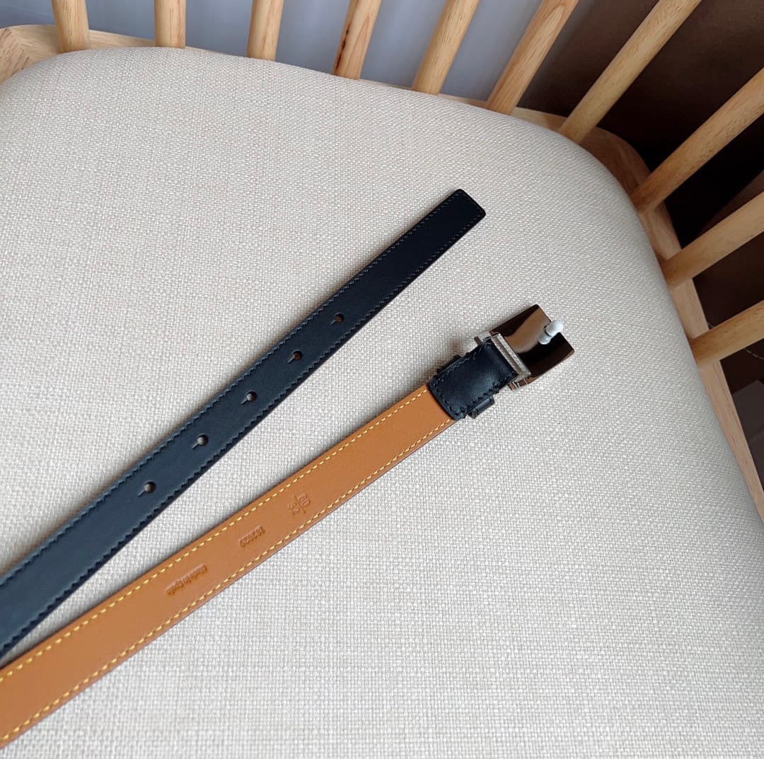 C32877 LOEWE counter’s latest model belt[庆祝][庆祝] – made of smooth cowhide leather, with a narrow design. It features an Anagram padlock clasp. Excellent craftsmanship, unique style, high-quality material. Width: 2.0cm — image 6