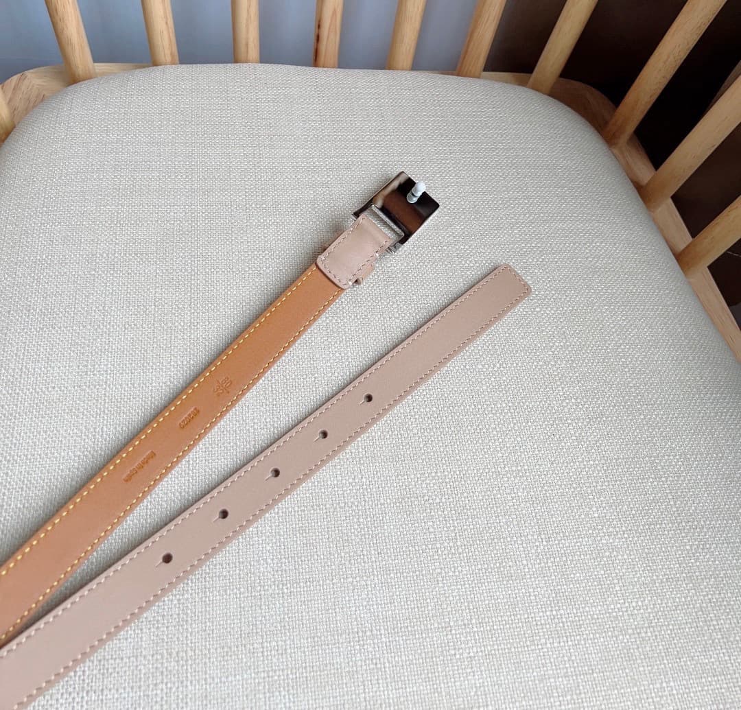C32872 LOEWE (Royiwei) store’s latest model belt[ celebrate][ celebrate] – made of smooth cowhide leather in a narrow shape, equipped with Anagram padlock clasp. Excellent craftsmanship, unique design, high-quality material. Width: 2.0cm — image 6