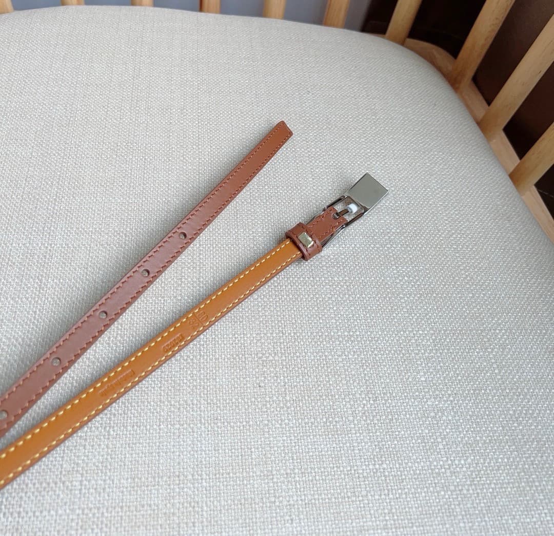 C32867 LOEWE Counter’s latest model belt[庆祝][庆祝] – made of smooth cowhide leather, with a narrow design. It features an Anagram padlock clasp. Excellent craftsmanship, unique style, and high-quality material. Width: 1.0cm — image 6
