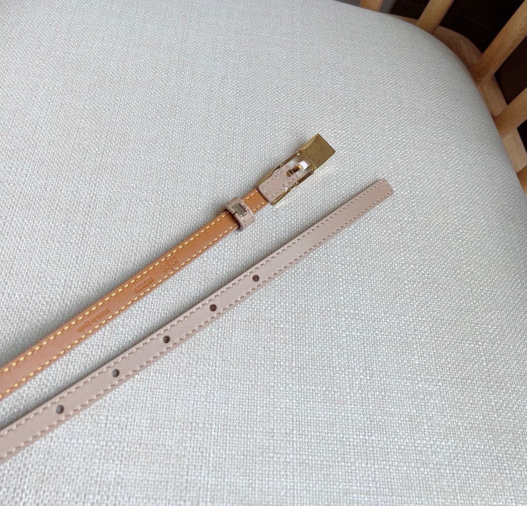 C32864 LOEWE boutique’s latest model belt[庆祝][庆祝] – made of smooth cowhide leather, with a narrow design. It features an Anagram lock-button closure. Excellent craftsmanship, unique style, and high-quality material. Width: 1.0cm — image 6