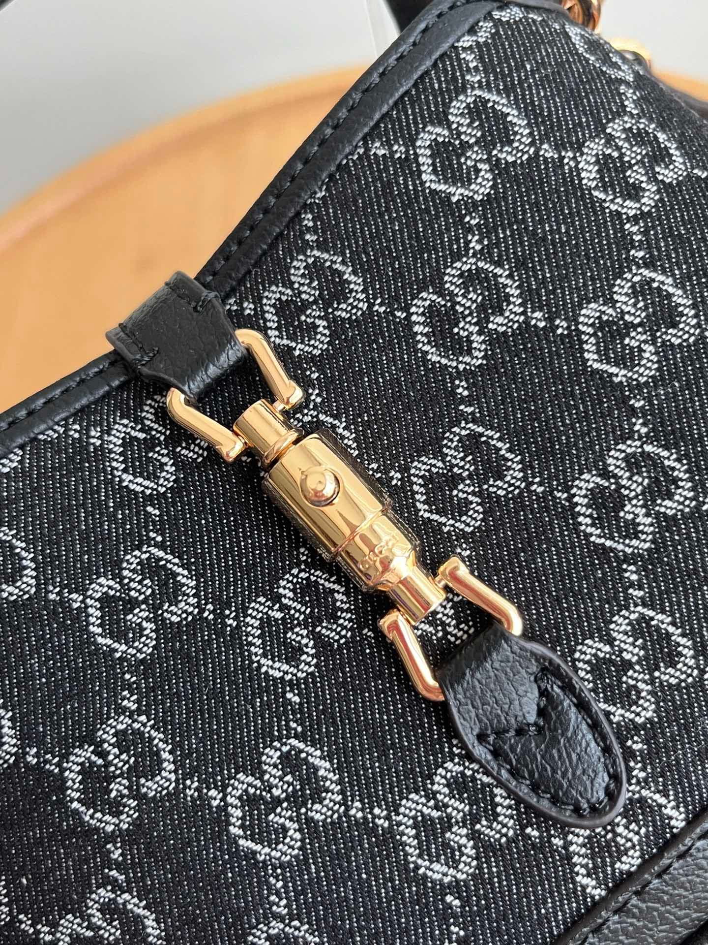 C4052 Newly upgraded version – real footage # (shoulder strap) — image 6