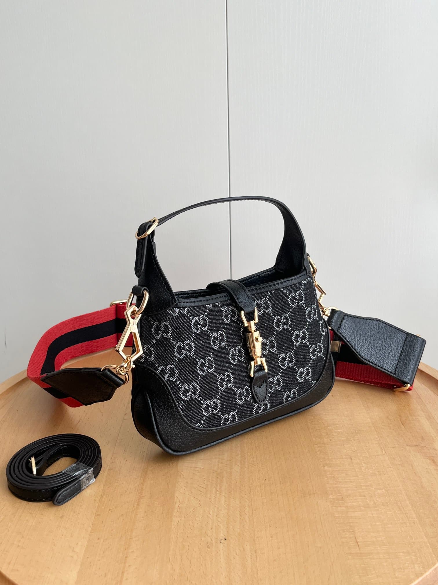 C4052 Newly upgraded version – real footage # (shoulder strap) — image 2