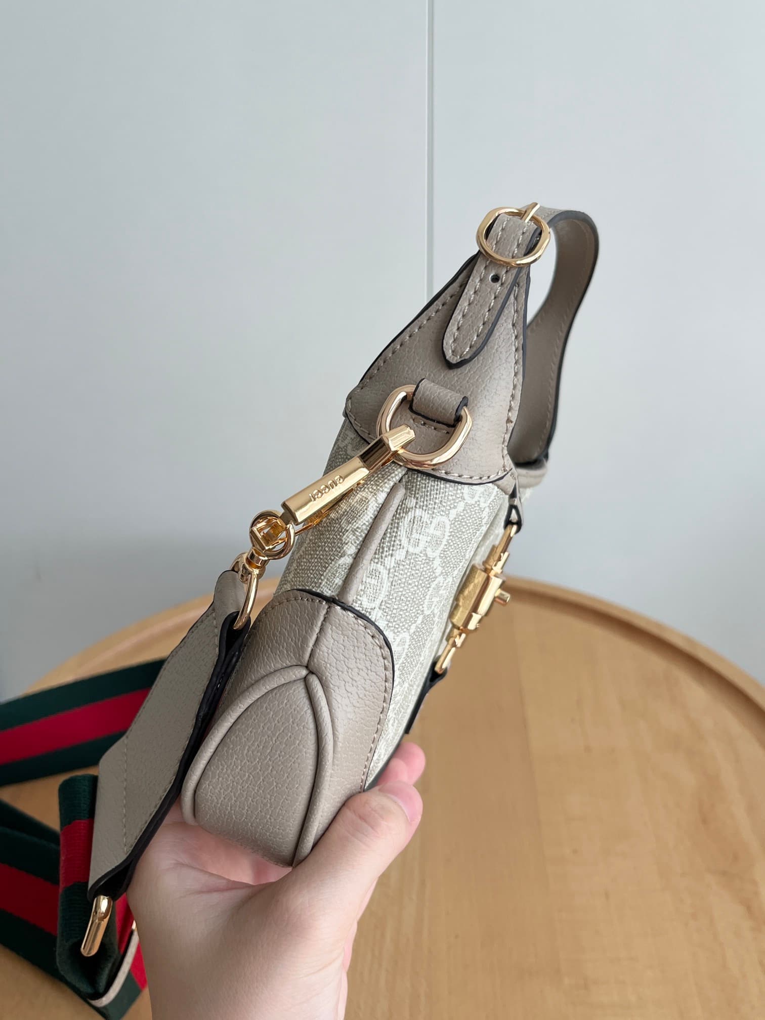 C4050 Newly upgraded version – real photos # (shoulder strap) — image 4