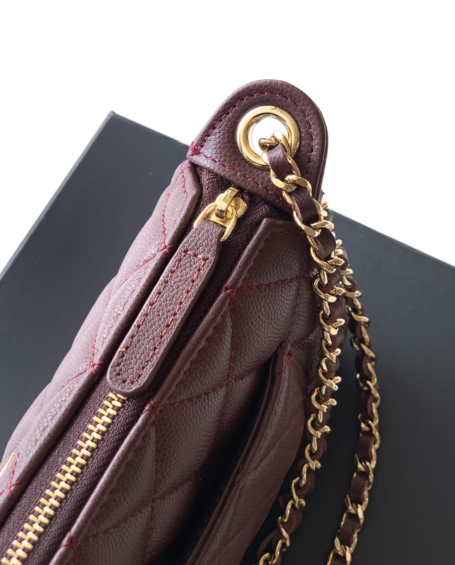 C715 《4704枣红球咖啡☕️brown》 is now available! 🔮🔮🔮 OHANEL 🚩🚩🚩 25B Litchi leather – durable and retains value! The new favorite Chanel handbag is absolutely amazing! Litchi leather is truly exceptional; it has a distinct texture, is very resistant to scratches, — image 6