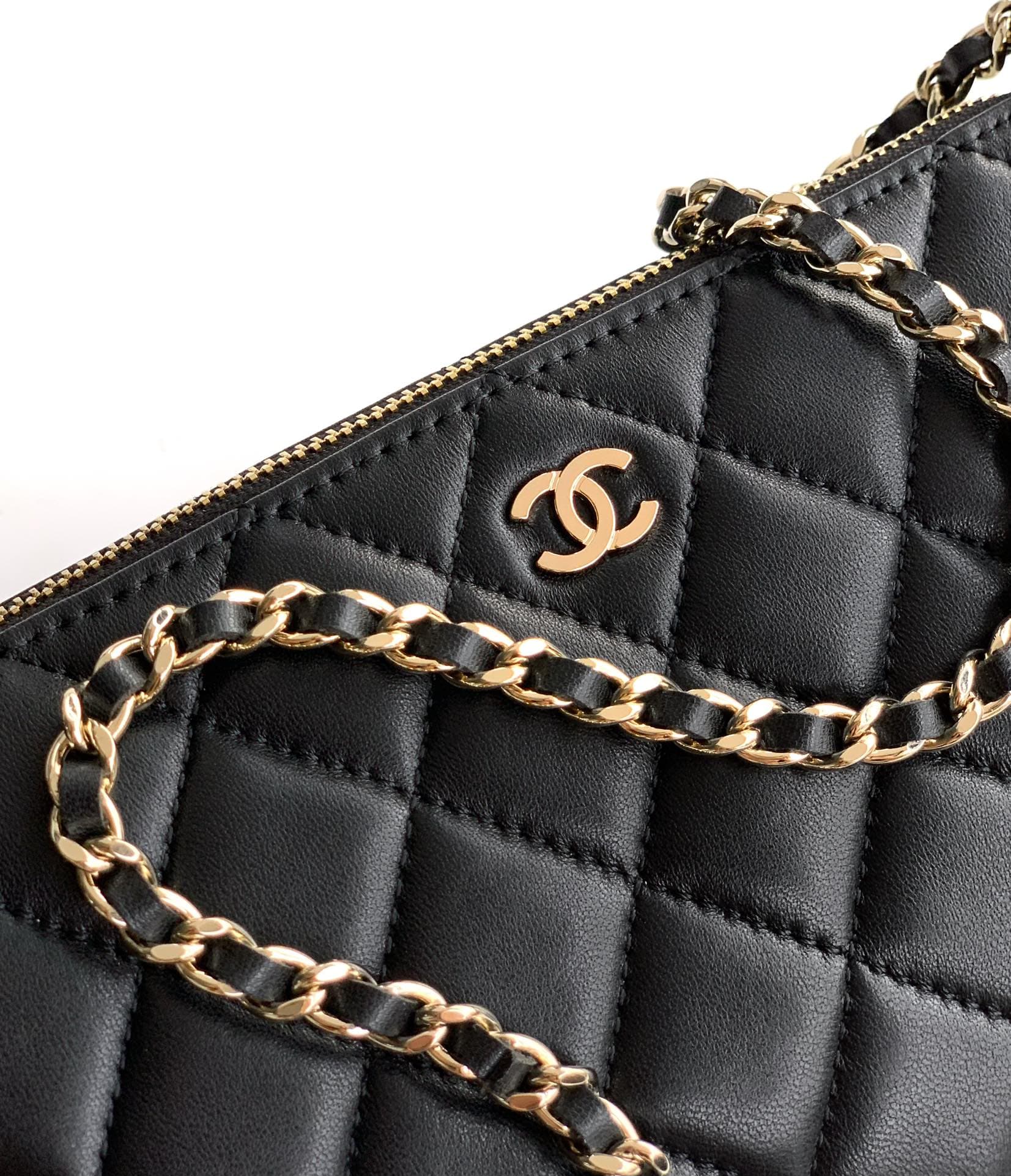 C717 4704 goat leather 🐑🔮🔮🔮OHANEL 🚩🚩🚩25B🐑 Leather is both durable and preserves value—a truly excellent product! The new favorite Chanel mahjong bag is absolutely amazing! Goat leather is indeed a great material: soft, delicate, and highly resistant. No m — image 5