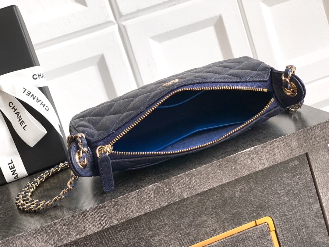 C737 “Indigo”🔮🔮🔮OHANEL 🚩🚩🚩25B Litchi leather – a fantastic material that is durable and preserves value! The new favorite Chanel mahjong bag is absolutely amazing! Litchi leather truly is a smart choice—it has a distinct texture, is very durable, and does — image 8