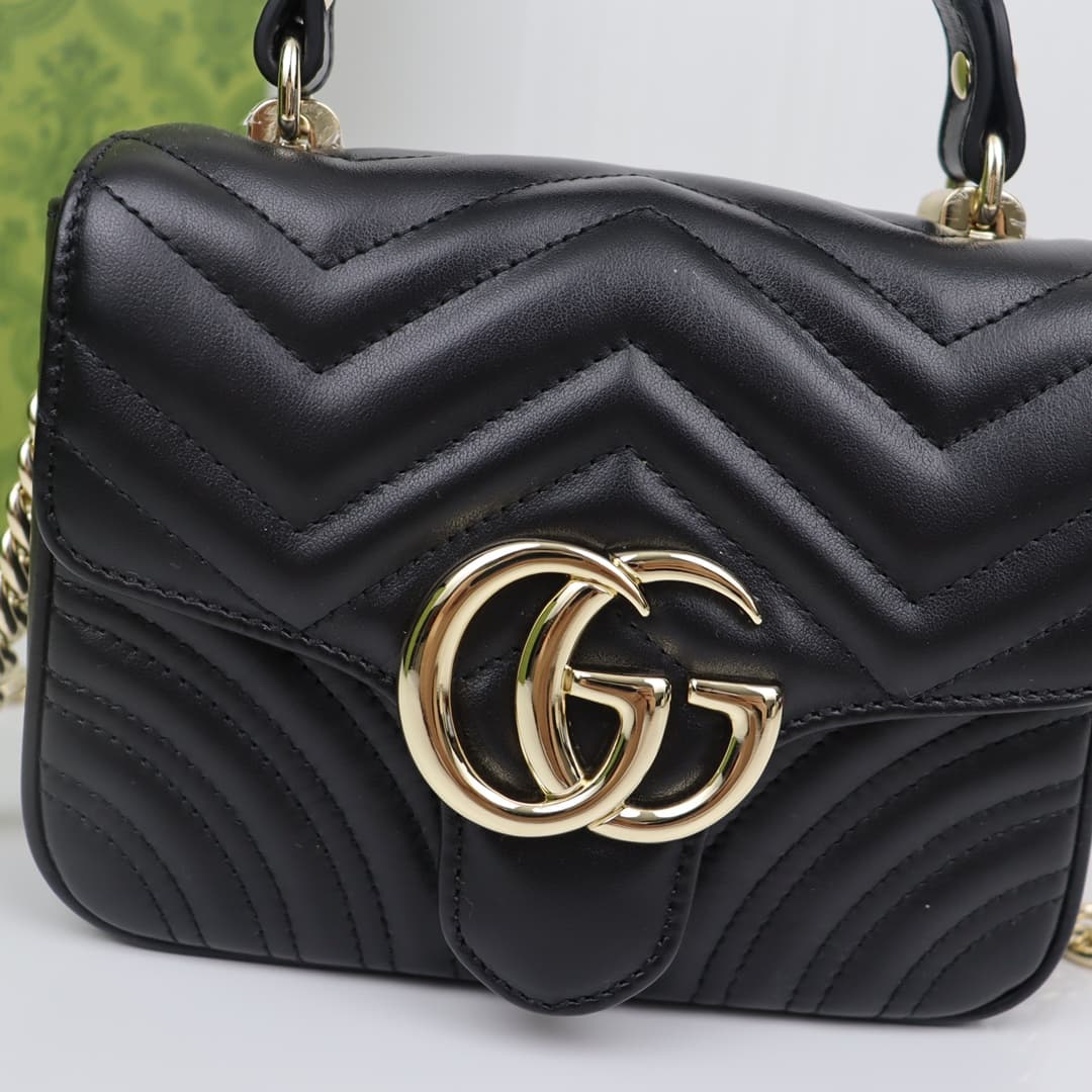 C4047 🌟 GG Marmont collection mini handbag: The GG Marmont collection features a new silhouette with classic colors, highlighting the charm of early autumn. This handbag is made of V-shaped leather embroidered with Gucci Rosso Ancora red thread, with deta — image 2