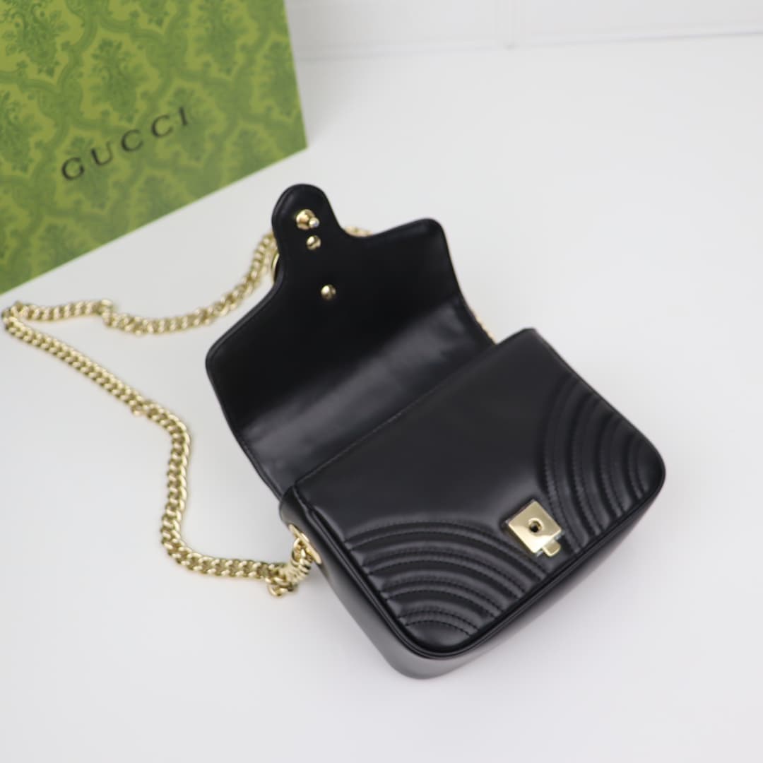 C4047 🌟 GG Marmont collection mini handbag: The GG Marmont collection features a new silhouette with classic colors, highlighting the charm of early autumn. This handbag is made of V-shaped leather embroidered with Gucci Rosso Ancora red thread, with deta — image 7