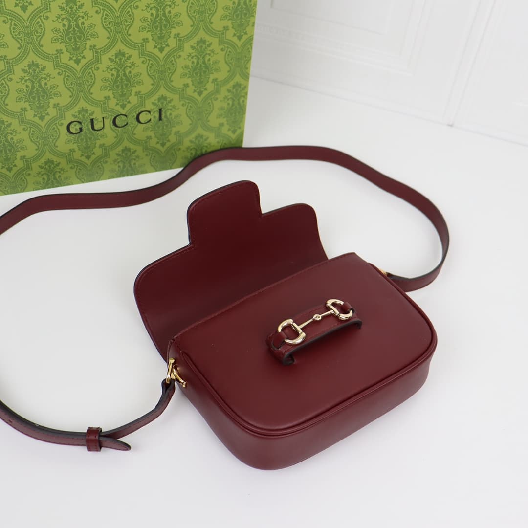 C4033 🌟 The Gucci Horsebit 1955 collection/series mini shoulder bag is featured in a romantic advertisement for the Qixi Festival, guided by creative director Sabato De Sarno’s vision. This new handbag from the Gucci Horsebit 1955 series embodies the doub — image 6