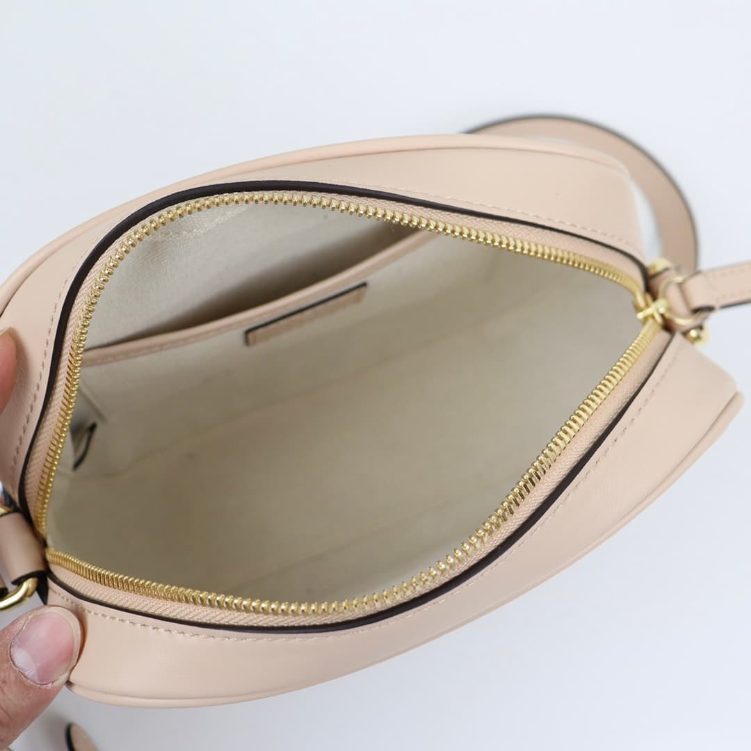 C4030 🌟【New Arrival】Gucci Blondie collection mini shoulder bag. The new handbag in the Gucci Blondie series features the iconic logo of this brand, which was first introduced in the early 20th century. It seamlessly combines traditional charm with contemp — image 7